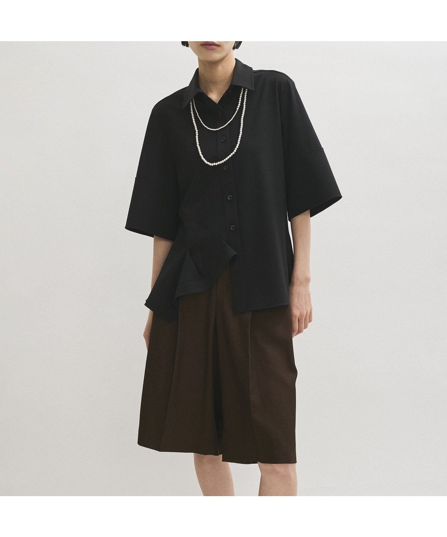 【アダム エ ロペ/ADAM ET ROPE'】のクールタッチジャージシャツ インテリア・キッズ・メンズ・レディースファッション・服の通販 founy(ファニー) 　ファッション　Fashion　レディースファッション　Fashion for Women　トップス・カットソー　Cut & Sew Tops　シャツ・ブラウス・オフィスカジュアル　Elegant Blouses & Button-Ups　アシンメトリー　Asymmetrical Style　春　Spring　カフス　Cuff Design　コンパクト　Compact, Small Size　スラックス　Slacks, Dress Pants　デニム　Denim, Jeans Material　ハーフ　Half, Half-Length　パターン　Pattern, Design Print　ポケット　Pocket, Pocket Detail　半袖　Short Sleeve, Half Sleeve　羽織　Haori, Light Jacket　ワイド　Wide, Wide Fit　S/S・春夏　SS, Spring/Summer, Warm Season　おすすめ　Recommended / Our Picks　夏　Summer　2025年　2025　2025春夏・S/S　Spring/Summer 2025 SS25　ブラック(01)|ID: prp329100004541042 ipo3291000000033374371