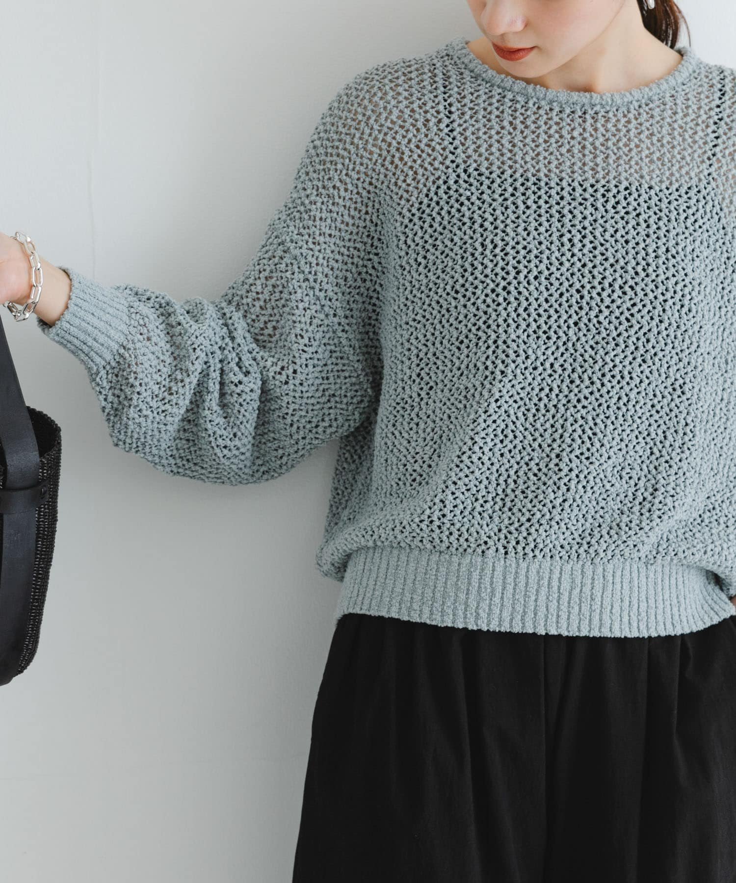 【アーバンリサーチ/URBAN RESEARCH】の『WEB/一部店舗限定カラー』透かし柄ルーズニット インテリア・キッズ・メンズ・レディースファッション・服の通販 founy(ファニー) 　ファッション　Fashion　レディースファッション　Fashion for Women　トップス・カットソー　Cut & Sew Tops　ニット　Knit Tops & Sweaters　2025年　2025　2025春夏・S/S　Spring/Summer 2025 SS25　スラックス　Slacks, Dress Pants　バランス　Balance, Style Balance　ルーズ　Loose, Oversized　夏　Summer　定番　Standard, Basic Item　S/S・春夏　SS, Spring/Summer, Warm Season　透かし　Cut-Out, Lacework　B.GRAY|ID: prp329100004541097 ipo3291000000033621977