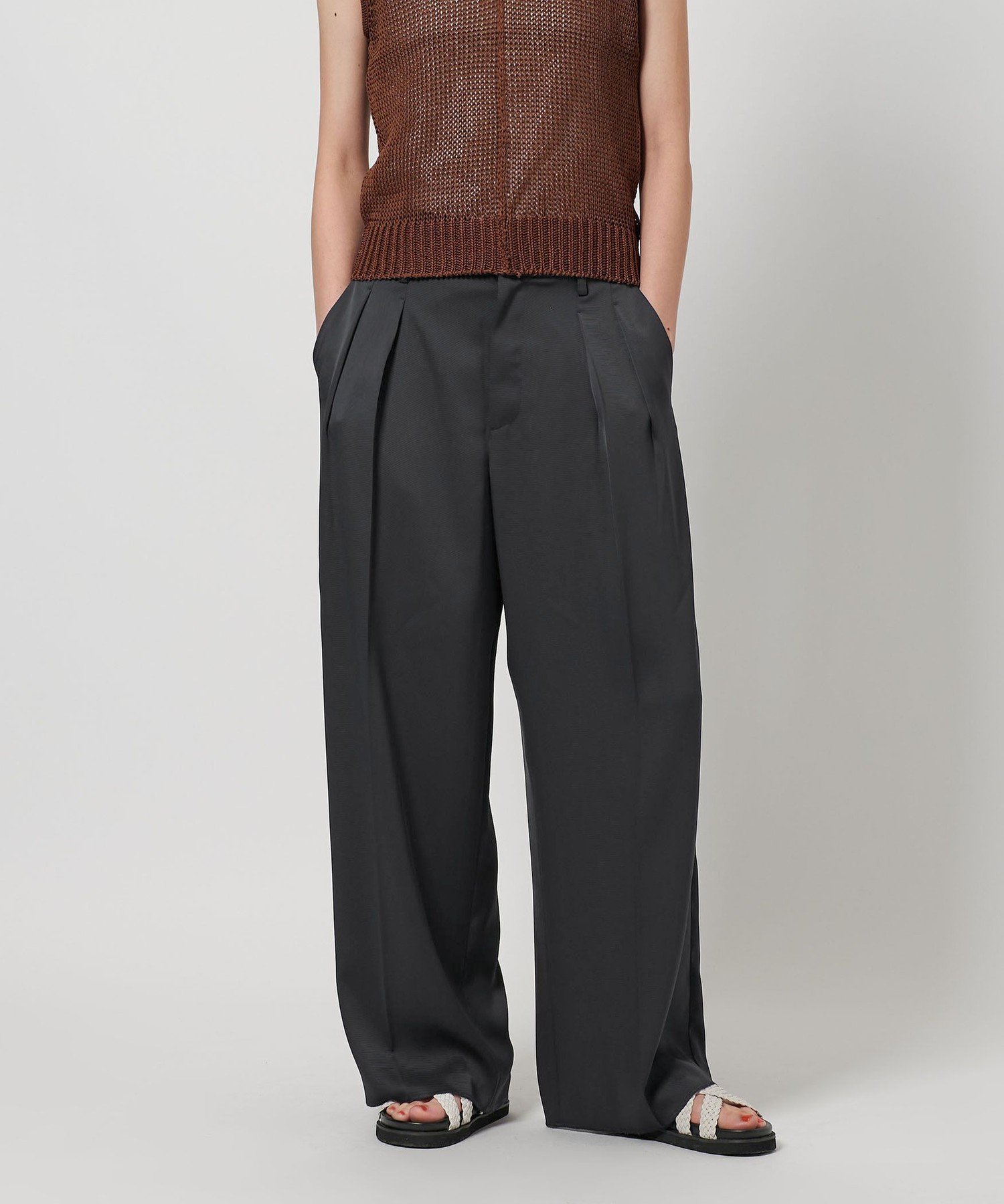 【ビューティ&ユース ユナイテッドアローズ/BEAUTY&YOUTH / UNITED ARROWS】のポリエステルツイル カットアウト タックパンツ インテリア・キッズ・メンズ・レディースファッション・服の通販 founy(ファニー) 　ファッション　Fashion　レディースファッション　Ladies' Fashion Online　パンツ　Pants　キャミソール　Camisole　セットアップ　Set Up　センター　Center　ツイル　Twill　プリント　Print　ワイド　Wide　エレガント 上品　Elegant　NAVY|ID: prp329100004541144 ipo3291000000032664220