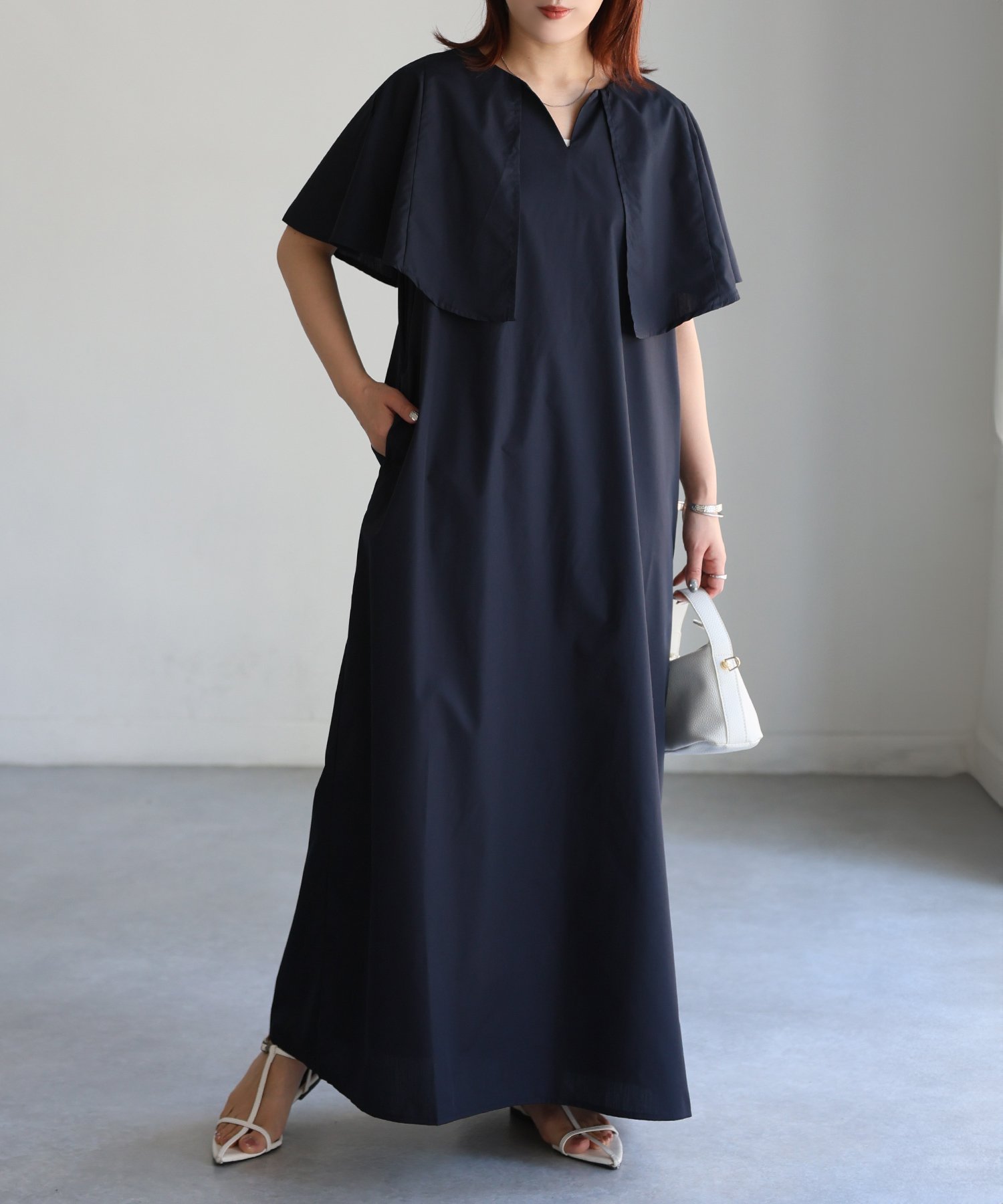【リベリー/Riberry】のブロードケープワンピース インテリア・キッズ・メンズ・レディースファッション・服の通販 founy(ファニー) 　ファッション　Fashion　レディースファッション　WOMEN　ワンピース　Dress　おすすめ　Recommend　エレガント 上品　Elegant　シューズ　Shoes　シンプル　Simple　スニーカー　Sneakers　トレンド　Trend　ノースリーブ　No Sleeve　バレエ　Ballet　ポケット　Pocket　ミュール　Mule　楽ちん　Easy　ネイビー|ID: prp329100004541820 ipo3291000000032090140
