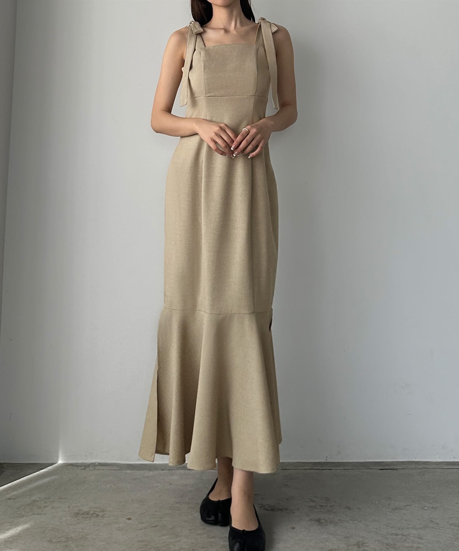 【ジュノア/JUNOAH】のLouere ショルダーリボンワンピース インテリア・キッズ・メンズ・レディースファッション・服の通販 founy(ファニー) 　ファッション　Fashion　レディースファッション　Fashion for Women　ワンピース　Dresses　ライトベージュ|ID: prp329100004541922 ipo3291000000034481332