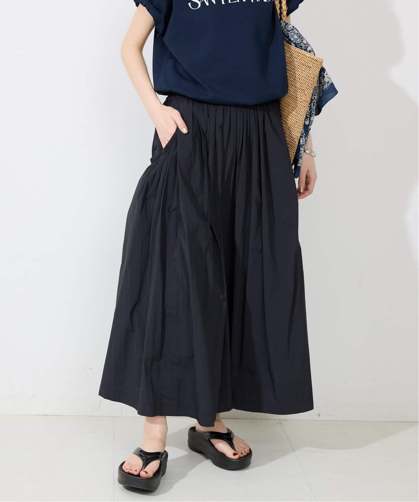【スローブ イエナ/SLOBE IENA】のナイロンギャザースカート インテリア・キッズ・メンズ・レディースファッション・服の通販 founy(ファニー) 　ファッション　Fashion　レディースファッション　WOMEN　スカート　Skirt　2025年　2025　2025春夏・S/S　Ss,Spring/Summer,2025　カットソー　Cut And Sew　ギャザー　Gather　シンプル　Simple　フレア　Flare　フロント　Front　ポケット　Pocket　リラックス　Relax　旅行　Travel　無地　Plain Color　ブラック|ID: prp329100004542010 ipo3291000000032091425