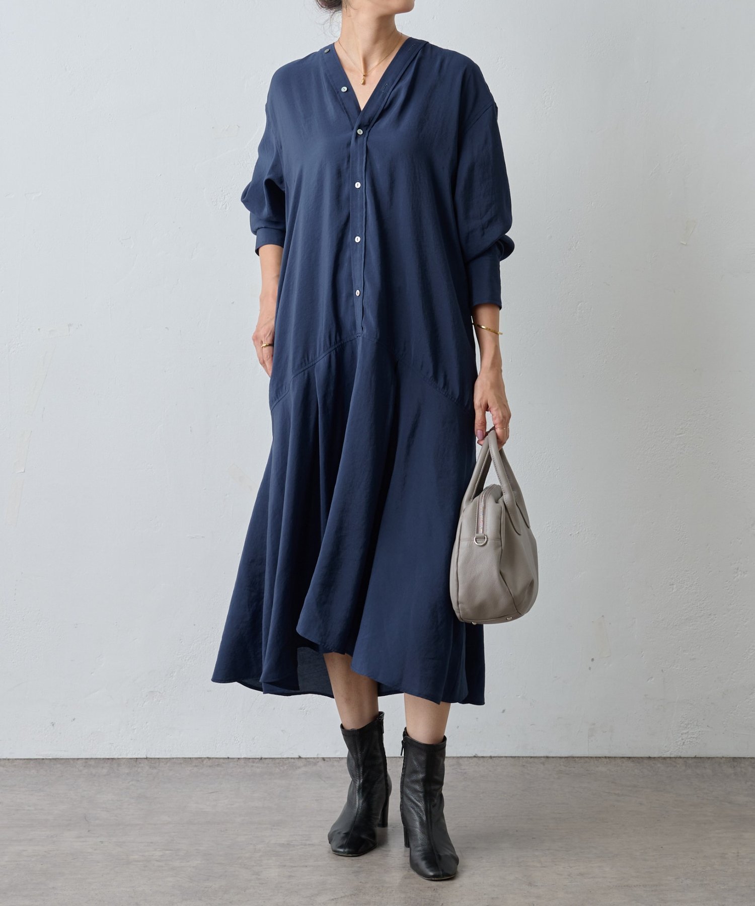 【ビアズリー/BEARDSLEY】のカラーレスシャツワンピース インテリア・キッズ・メンズ・レディースファッション・服の通販 founy(ファニー) 　ファッション　Fashion　レディースファッション　Fashion for Women　ワンピース　Dresses　シャツワンピース / 1枚で着映えコーデ　Shirt Dresses　ネイビー|ID: prp329100004542011 ipo3291000000033609713