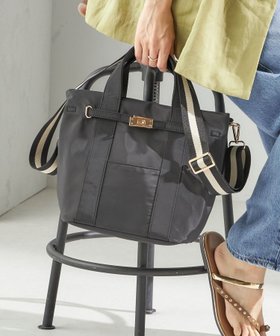 【シップス フォー ウィメン/SHIPS】の【WEB限定】パーテーション ライン テープ バッグ 人気、トレンドファッション・服の通販 founy(ファニー) ファッション Fashion レディースファッション Fashion for Women バッグ Bags 2025年 2025 2025-2026秋冬・A/W Autumn/Winter 2025–26 AW25–26 コンパクト Compact, Small Size ショルダー Shoulder, Shoulder Strap スマート Smart, Elegant フィット Fit, Slim Fit 財布 Wallet, Purse ビジネス 仕事 通勤 Business / Work / Commuting |ID:prp329100004542171