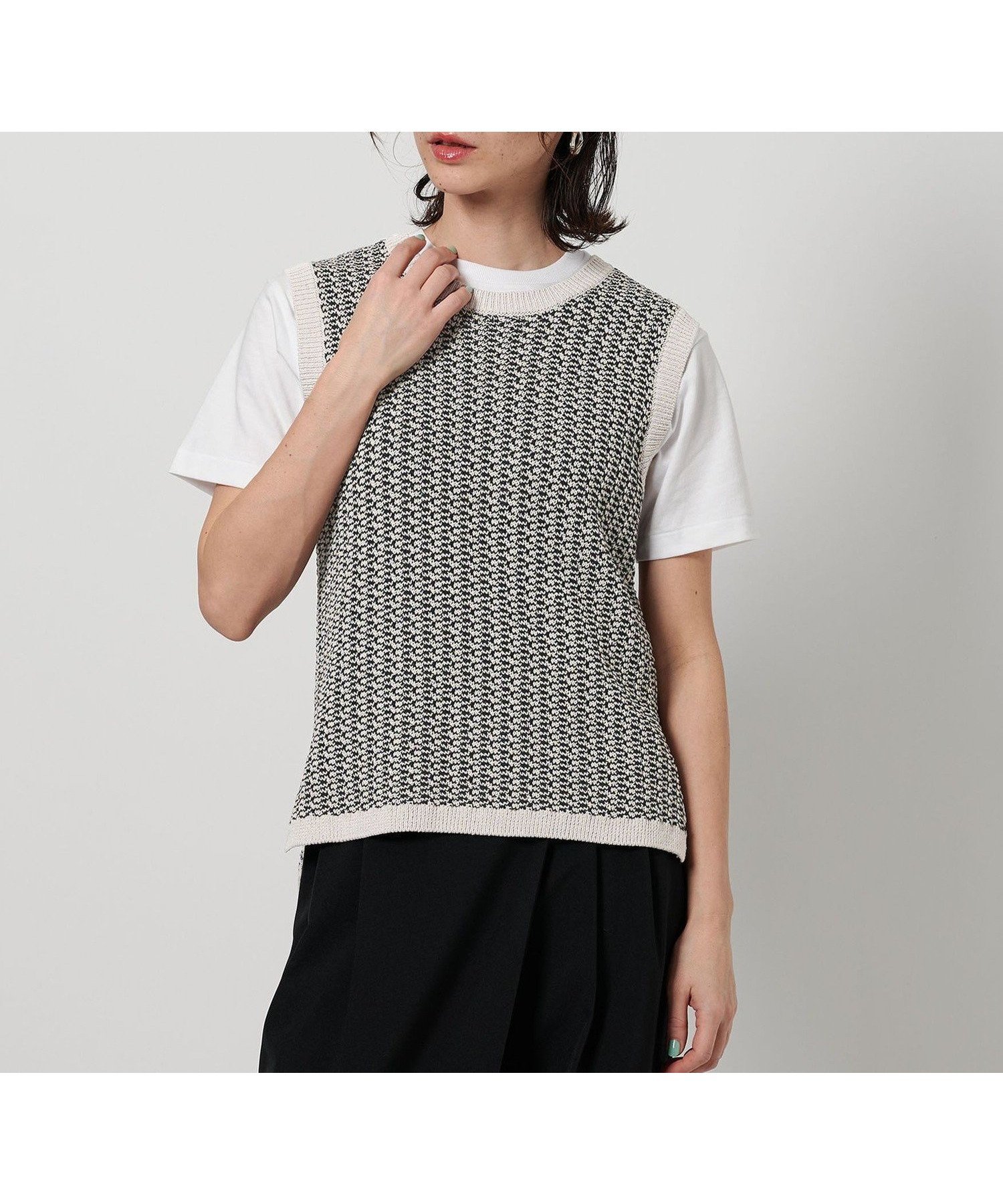 【ビューティ&ユース ユナイテッドアローズ/BEAUTY&YOUTH / UNITED ARROWS】のジャガードノースリーブニット -ウォッシャブル- 人気、トレンドファッション・服の通販 founy(ファニー) 　ファッション　Fashion　レディースファッション　Fashion for Women　トップス・カットソー　Cut & Sew Tops　ニット　Knit Tops & Sweaters　キャミソール&ノースリーブ　Camisoles & Sleeveless Tops　インナー　Innerwear　ウォッシャブル　Machine Washable　カットソー　Cut and Sewn Top　ジャケット　Jacket, Outerwear　スリット　Slit, Slit Detail　トレンド　Trend, Trending Now　定番　Standard, Basic Item　バランス　Balance, Style Balance　ボトム　Bottoms, Lower Wear　ミックス　Mix, Mixed Style　無地　Plain, Solid Color　おすすめ　Recommended / Our Picks　夏　Summer　 other-1|ID: prp329100004542196 ipo3291000000033278569