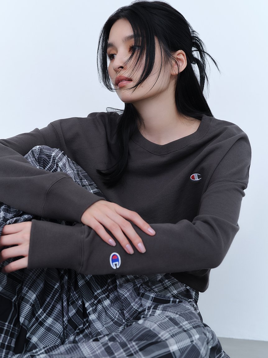 【フレイ アイディー/FRAY I.D】の【Champion】クルーネックスウェット インテリア・キッズ・メンズ・レディースファッション・服の通販 founy(ファニー) 　ファッション　Fashion　レディースファッション　Fashion for Women　トップス・カットソー　Cut & Sew Tops　レディースパーカー・カジュアルフーディー　Casual Hoodies & Sweatshirts　スウェット・クルーネックトップス　Sweatshirts & Crewnecks / Relaxed Fit Sweat Tops　ギャザー　Gathered, Ruffled　コラボ　Collaboration, Collab　シンプル　Simple, Minimal　スウェット / スエット　Sweatshirt, Sweatwear　パターン　Pattern, Design Print　フレンチ　French, French Style　CGRY[007]|ID: prp329100004542228 ipo3291000000033319608