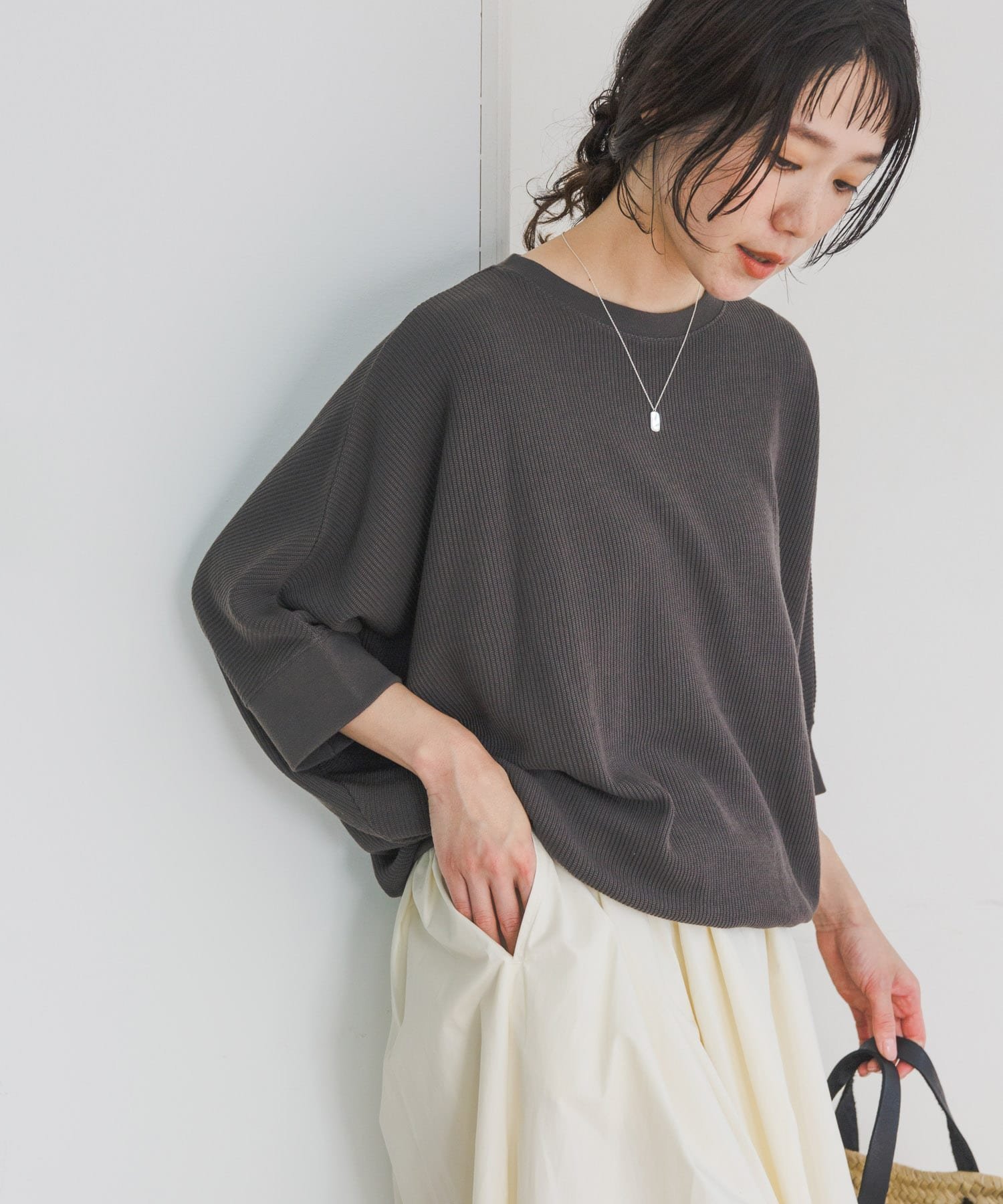 【アーバンリサーチ ドアーズ/URBAN RESEARCH DOORS】のタックフライスワイドTシャツ インテリア・キッズ・メンズ・レディースファッション・服の通販 founy(ファニー) 　ファッション　Fashion　レディースファッション　WOMEN　トップス・カットソー　Tops/Tshirt　シャツ/ブラウス　Shirts/Blouses　ロング / Tシャツ　T-Shirts　2024年　2024　2024春夏・S/S　Ss,Spring/Summer,2024　おすすめ　Recommend　ギャザー　Gather　バランス　Balance　ワイド　Wide　今季　This Season　夏　Summer　S/S・春夏　Ss・Spring/Summer　CHARCOAL|ID: prp329100004542283 ipo3291000000032384307