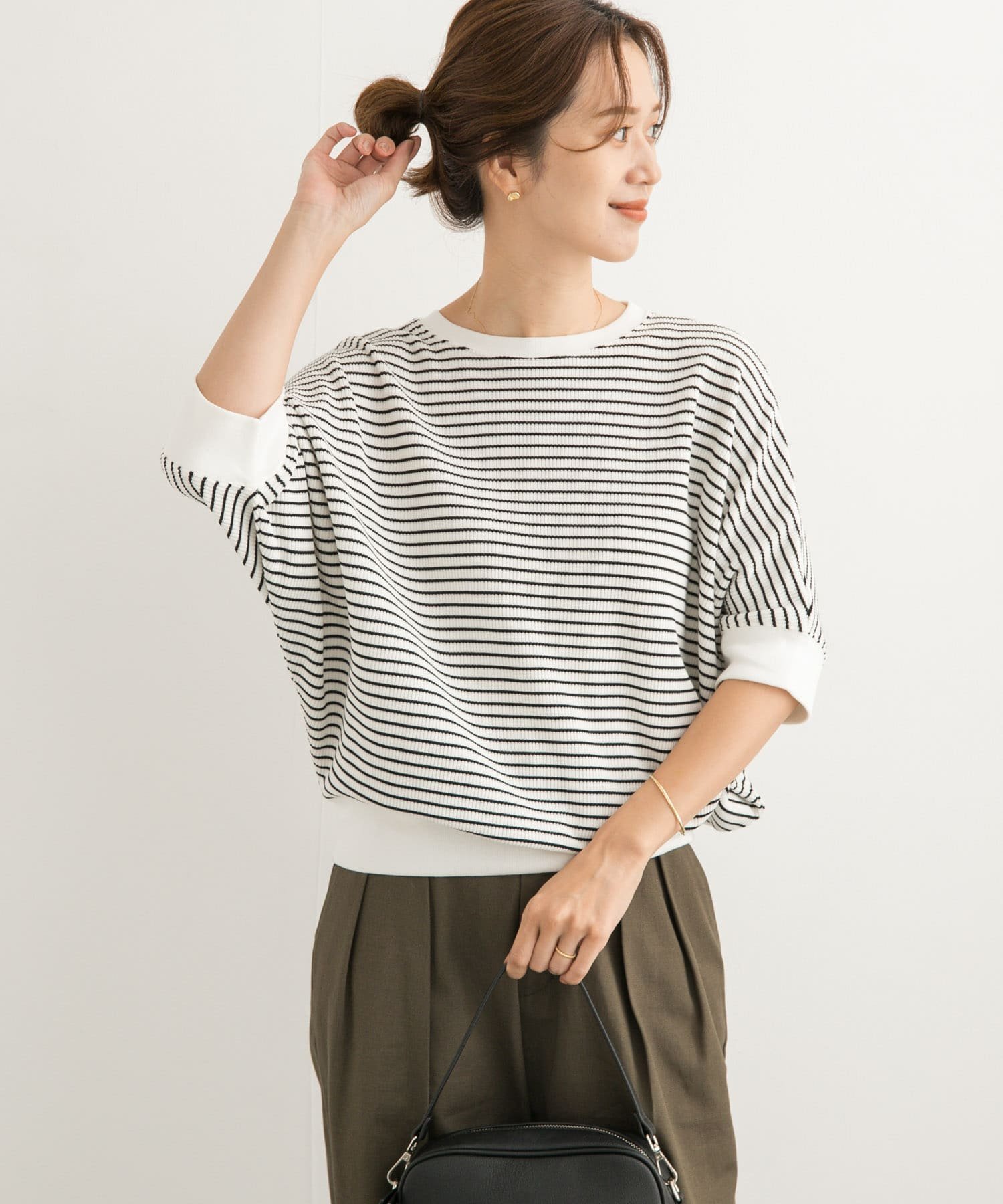 【アーバンリサーチ ドアーズ/URBAN RESEARCH DOORS】のタックフライスワイドTシャツ インテリア・キッズ・メンズ・レディースファッション・服の通販 founy(ファニー) 　ファッション　Fashion　レディースファッション　WOMEN　トップス・カットソー　Tops/Tshirt　シャツ/ブラウス　Shirts/Blouses　ロング / Tシャツ　T-Shirts　2024年　2024　2024春夏・S/S　Ss,Spring/Summer,2024　おすすめ　Recommend　ギャザー　Gather　バランス　Balance　ワイド　Wide　今季　This Season　夏　Summer　S/S・春夏　Ss・Spring/Summer　OFF×BLK|ID: prp329100004542283 ipo3291000000032384313