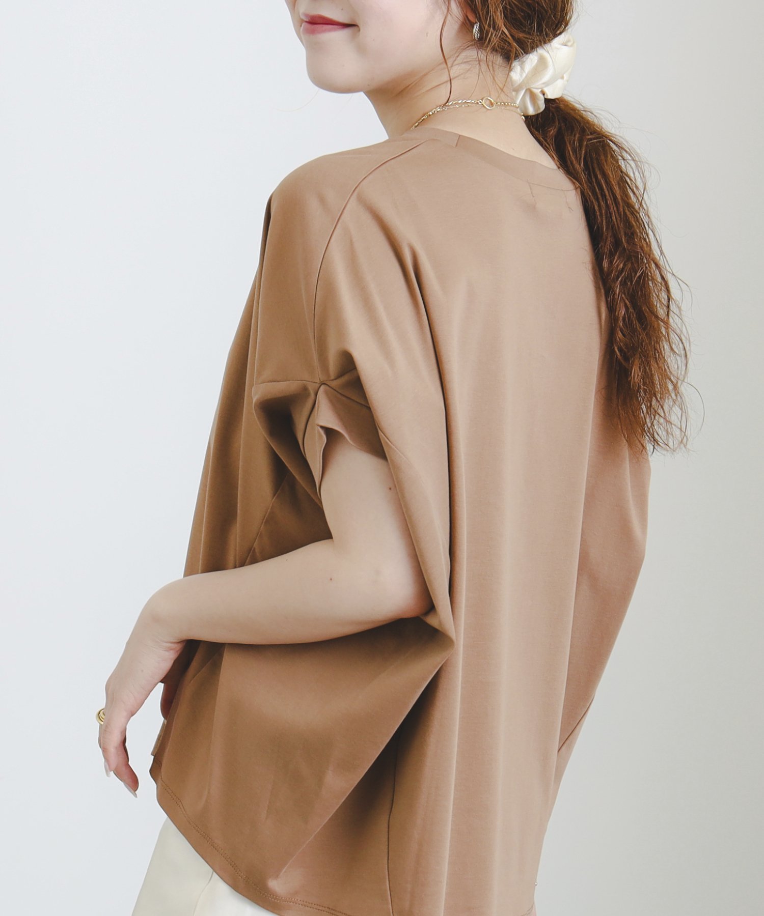 【ビーミングライフストアバイビームス/B:MING LIFE STORE by BEAMS】の【+20%ポイントバック!】シルケット フォルム プルオーバー 25SS きれいめ 着痩せ 体型カバー ウォッシャブル インテリア・キッズ・メンズ・レディースファッション・服の通販 founy(ファニー) 　ファッション　Fashion　レディースファッション　WOMEN　トップス・カットソー　Tops/Tshirt　プルオーバー　Pullover　バッグ　Bag　ウォッシャブル　Washable　カットソー　Cut And Sew　シルケット　Mercerization　フォルム　Form　ボトム　Bottom　おすすめ　Recommend　エレガント 上品　Elegant　2025年　2025　2025春夏・S/S　Ss,Spring/Summer,2025　CAMEL|ID: prp329100004542372 ipo3291000000032373392