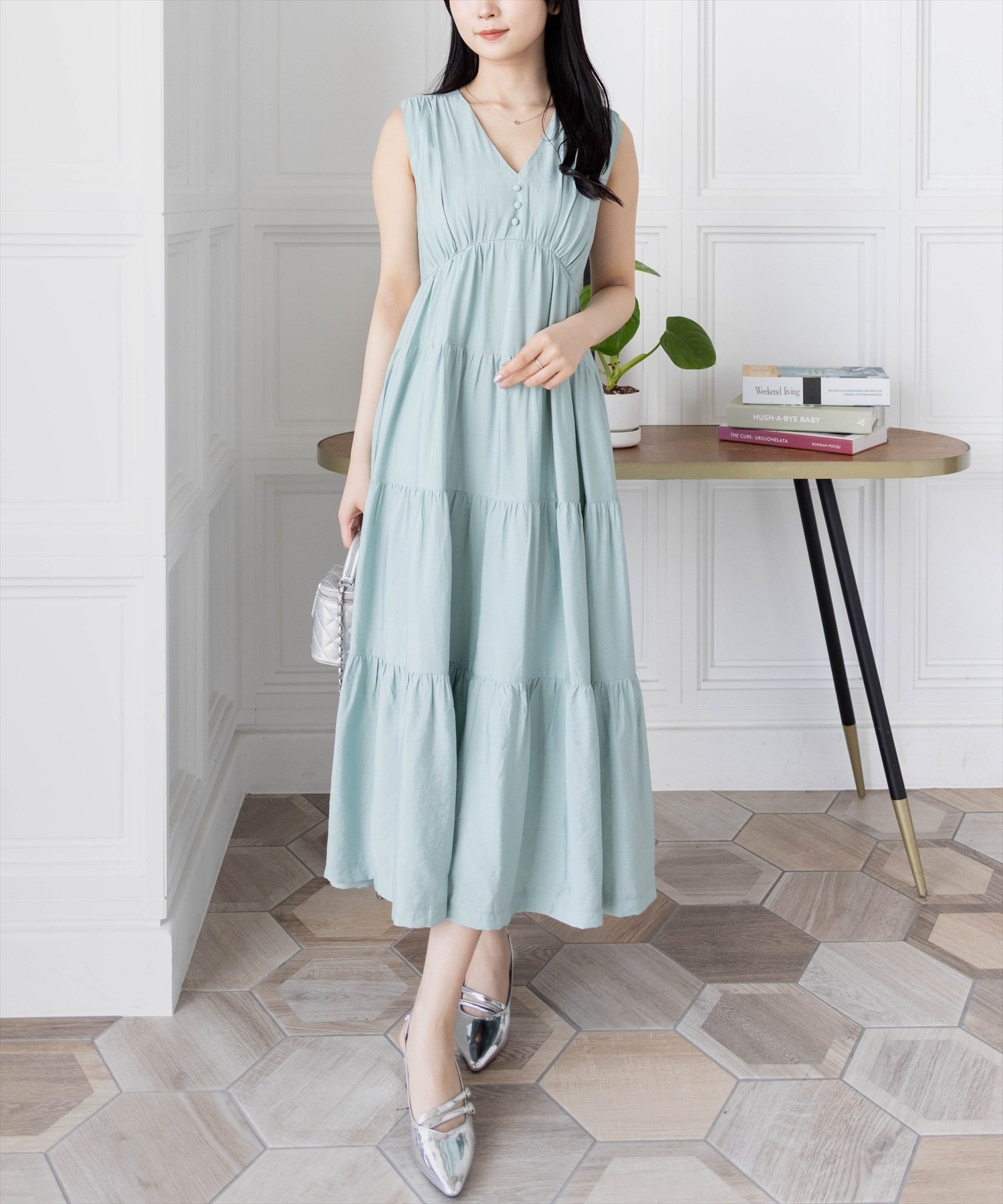 【クリア/clear】のVネックノースリーブティアードワンピース インテリア・キッズ・メンズ・レディースファッション・服の通販 founy(ファニー) 　ファッション　Fashion　レディースファッション　WOMEN　ワンピース　Dress　おすすめ　Recommend　サンダル　Sandals　ティアードワンピース　Tiered Dress　リボン　Ribbon　夏　Summer　MNT|ID: prp329100004542392 ipo3291000000032235489