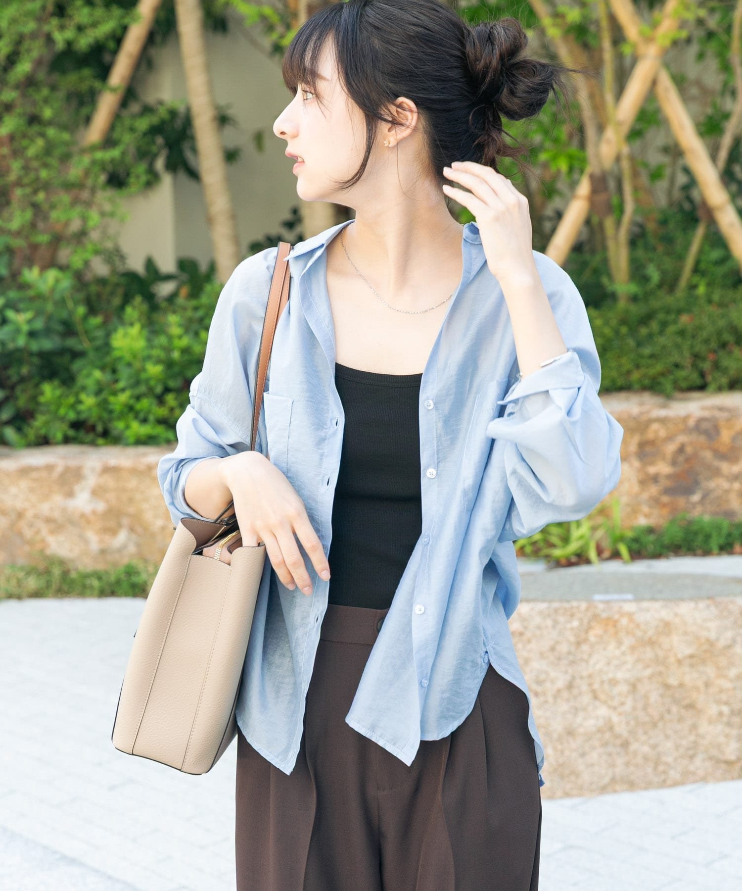 【アイテムズアーバンリサーチ/ITEMS URBAN RESEARCH】のシアーポケットスキッパーシャツ インテリア・キッズ・メンズ・レディースファッション・服の通販 founy(ファニー) 　ファッション　Fashion　レディースファッション　Fashion for Women　トップス・カットソー　Cut & Sew Tops　シャツ・ブラウス・オフィスカジュアル　Elegant Blouses & Button-Ups　2025年　2025　2025春夏・S/S　Spring/Summer 2025 SS25　カシュクール　Wrap Design　スキッパー　Skipper, Open Collar　エレガント 上品　Elegant　夏　Summer　S/S・春夏　SS, Spring/Summer, Warm Season　L.BLU|ID: prp329100004542601 ipo3291000000033611977