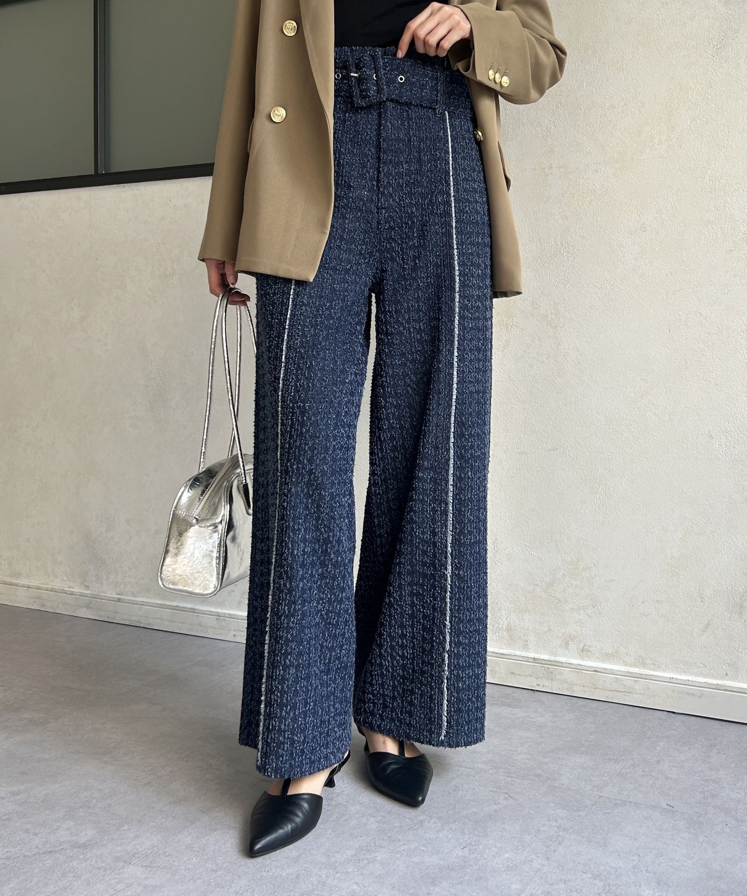 【ゼヴォン/Thevon】のベルト付きジャガードデニム インテリア・キッズ・メンズ・レディースファッション・服の通販 founy(ファニー) 　ファッション　Fashion　レディースファッション　WOMEN　ベルト　Belts　2025年　2025　2025春夏・S/S　Ss,Spring/Summer,2025　おすすめ　Recommend　カットソー　Cut And Sew　シンプル　Simple　スニーカー　Sneakers　デニム　Denim　フリンジ　Fringe　ミュール　Mule　厚底　Platforms　春　Spring　ネイビー|ID: prp329100004543155 ipo3291000000032103003
