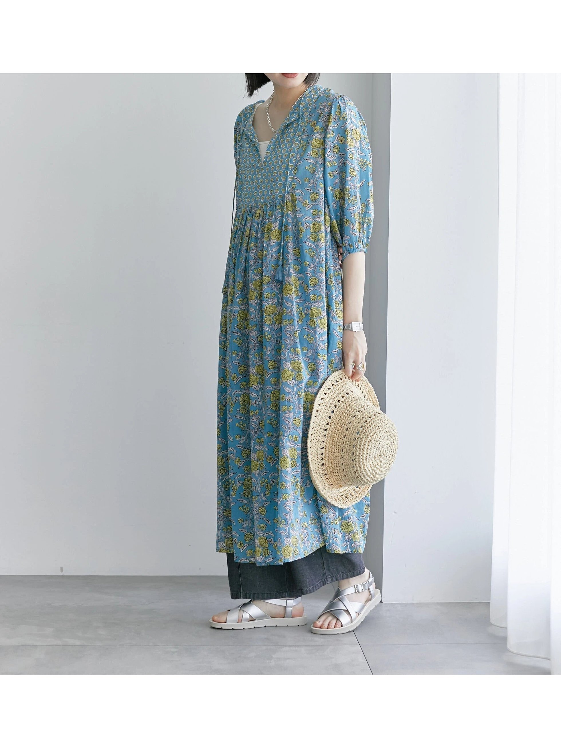 【サマンサモスモス/Samansa Mos2】の【Made in India】花柄ワンピース インテリア・キッズ・メンズ・レディースファッション・服の通販 founy(ファニー) 　雑誌掲載アイテム　Magazine Items　ファッション雑誌　Fashion Magazines　リー　LEE　ファッション　Fashion　レディースファッション　Ladies' Fashion Online　ワンピース　Dress　6月号　June Issue　ギャザー　Gather　プリント　Print　ボタニカル　Botanical　ヨーク　Yoke　切替　Switching　雑誌　Magazine　ブルー|ID: prp329100004543160 ipo3291000000032644527