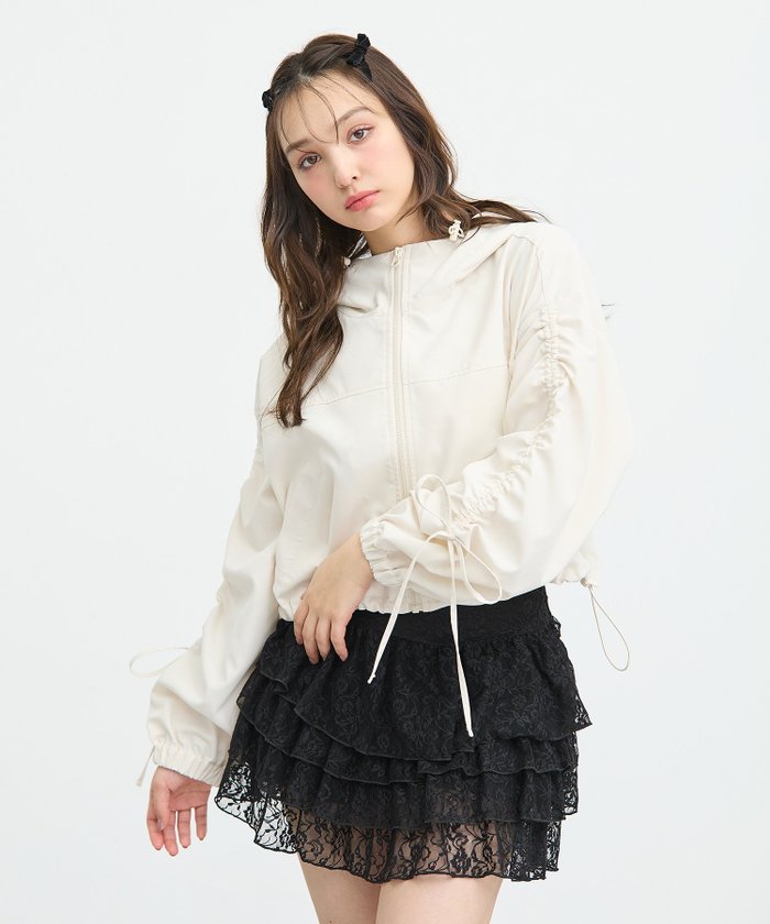 【イング/INGNI】の袖リボン付マウンテンパーカー インテリア・キッズ・メンズ・レディースファッション・服の通販 founy(ファニー) https://founy.com/ ファッション Fashion レディースファッション Fashion for Women トップス・カットソー Cut & Sew Tops レディースパーカー・カジュアルフーディー Casual Hoodies & Sweatshirts ガーリー Girly, Feminine Style ギャザー Gathered, Ruffled コンパクト Compact, Small Size シャーリング Shirring, Ruched ショート Short, Short Length スマホ Smartphone, Mobile Device ハイネック High Neck, Mock Neck バランス Balance, Style Balance パーカー Hoodie, Parka ブルゾン Blouson, Bomber Jacket ボトム Bottoms, Lower Wear ポケット Pocket, Pocket Detail リボン Ribbon, Bow 羽織 Haori, Light Jacket |ID: prp329100004543168 ipo3291000000032750225