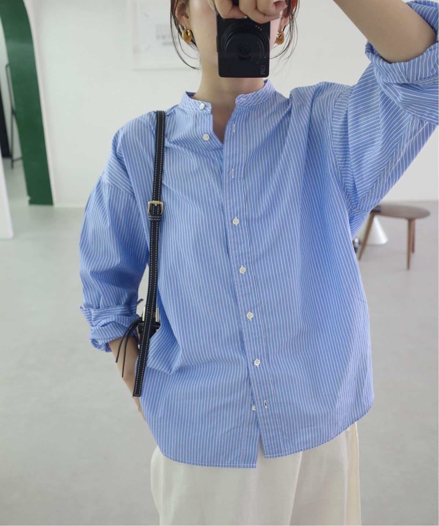 【スローブ イエナ/SLOBE IENA】の《追加》ROYAL NAVY/ロイヤルネイビー SLOBE別注 バンドカラーシャツ インテリア・キッズ・メンズ・レディースファッション・服の通販 founy(ファニー) 　ファッション　Fashion　レディースファッション　Fashion for Women　トップス・カットソー　Cut & Sew Tops　シャツ・ブラウス・オフィスカジュアル　Elegant Blouses & Button-Ups　別注　Limited Edition, Custom Order　サックスブルー B|ID: prp329100004543231 ipo3291000000033490460