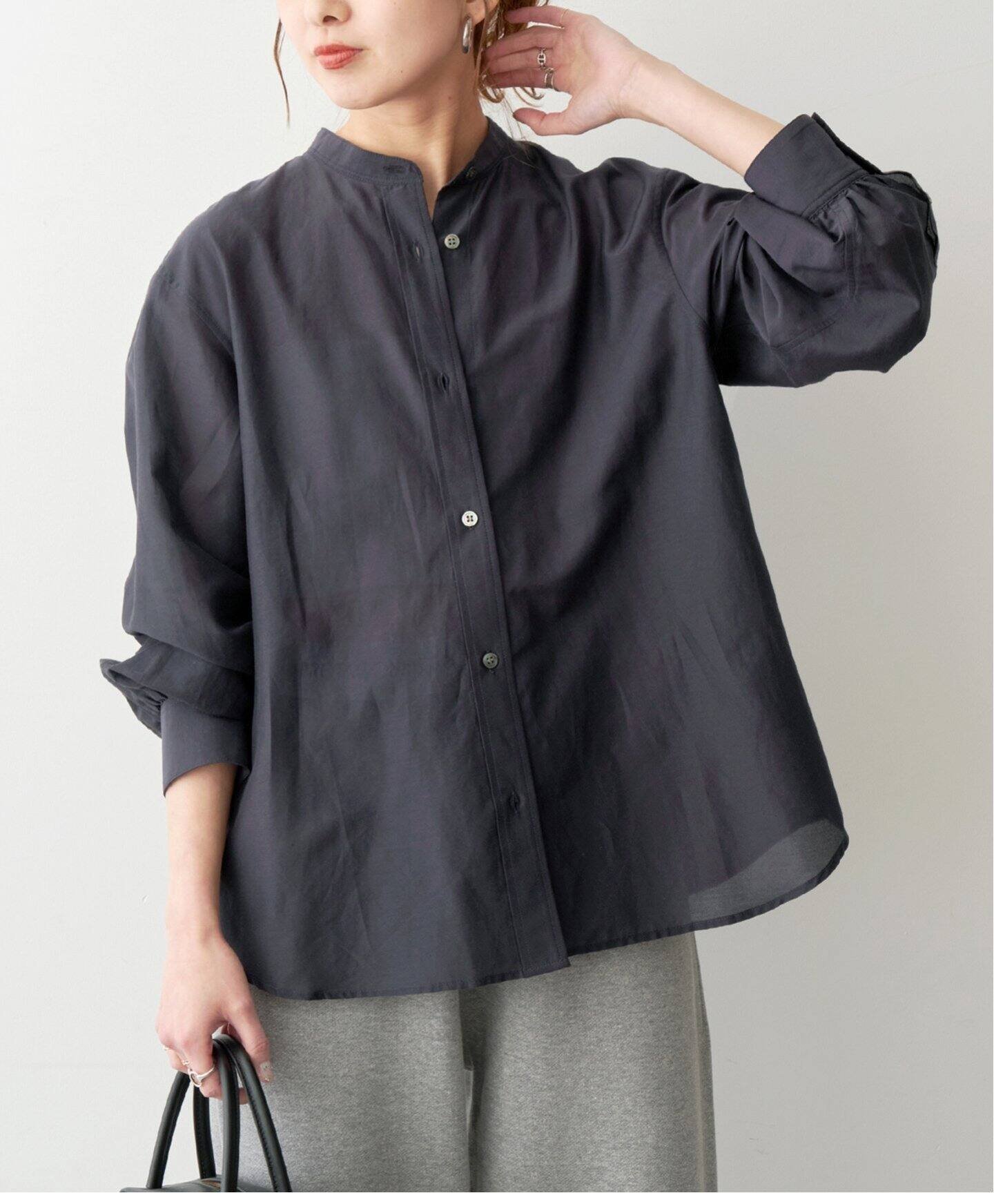 【スピック&スパン/Spick & Span】のコットンシルクギャザーシャツ インテリア・キッズ・メンズ・レディースファッション・服の通販 founy(ファニー) 　ファッション　Fashion　レディースファッション　WOMEN　トップス・カットソー　Tops/Tshirt　シャツ/ブラウス　Shirts/Blouses　ウォッシャブル　Washable　カフス　Cuffs　ギャザー　Gather　シルク　Silk　スタンド　Stand　エレガント 上品　Elegant　人気　Popularity　洗える　Washable　ネイビー|ID: prp329100004543332 ipo3291000000032294722