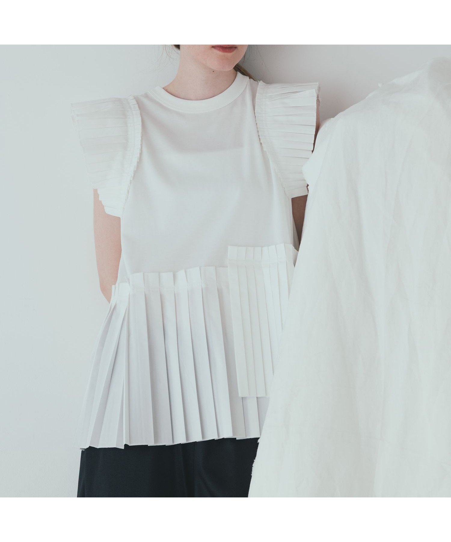 【アダム エ ロペ/ADAM ET ROPE'】の【サステナブル】プリーツコンビプルオーバー 人気、トレンドファッション・服の通販 founy(ファニー) 　ファッション　Fashion　レディースファッション　Fashion for Women　トップス・カットソー　Cut & Sew Tops　カジュアルプルオーバー・ニットトップス　Pullovers & Knit Tops / Casual Pullovers　春　Spring　洗える　Machine Washable　カットソー　Cut and Sewn Top　スラックス　Slacks, Dress Pants　タイプライター　Typewriter Fabric, Crisp Cotton　デニム　Denim, Jeans Material　プリーツ　Pleats, Pleated　ペプラム　Peplum, Flared Hem　S/S・春夏　SS, Spring/Summer, Warm Season　おすすめ　Recommended / Our Picks　夏　Summer　2025年　2025　2025春夏・S/S　Spring/Summer 2025 SS25　 other-1|ID: prp329100004543526 ipo3291000000032759310
