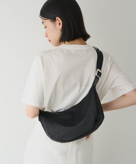 【ラシット/russet】の本体重量 200g/撥水素材 【名品】ナイロンラウンドショルダーバッグ 人気、トレンドファッション・服の通販 founy(ファニー) ファッション Fashion レディースファッション WOMEN バッグ Bag 軽量 Lightweight サテン Satin ショルダー Shoulder シンプル Simple スマート Smart 財布 Wallet トレンド Trend 人気 Popularity ハーフ Half フィット Fit フォルム Form ポケット Pocket ラウンド Round エレガント 上品 Elegant |ID:prp329100004543747