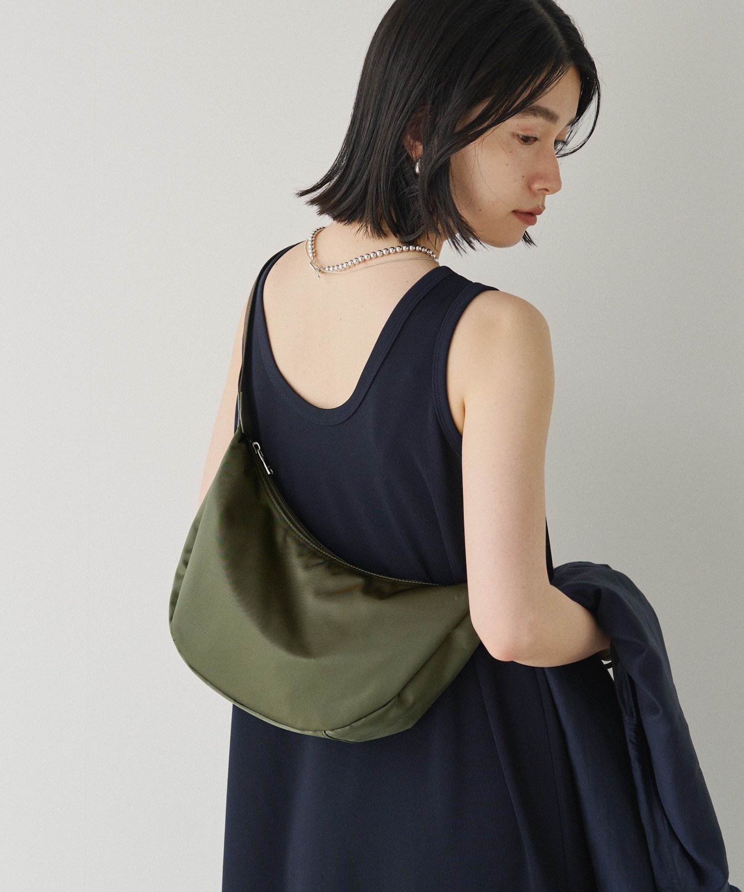 【ラシット/russet】の本体重量 200g/撥水素材 【名品】ナイロンラウンドショルダーバッグ インテリア・キッズ・メンズ・レディースファッション・服の通販 founy(ファニー) 　ファッション　Fashion　レディースファッション　WOMEN　バッグ　Bag　軽量　Lightweight　サテン　Satin　ショルダー　Shoulder　シンプル　Simple　スマート　Smart　財布　Wallet　トレンド　Trend　人気　Popularity　ハーフ　Half　フィット　Fit　フォルム　Form　ポケット　Pocket　ラウンド　Round　エレガント 上品　Elegant　カーキ|ID: prp329100004543747 ipo3291000000032371412