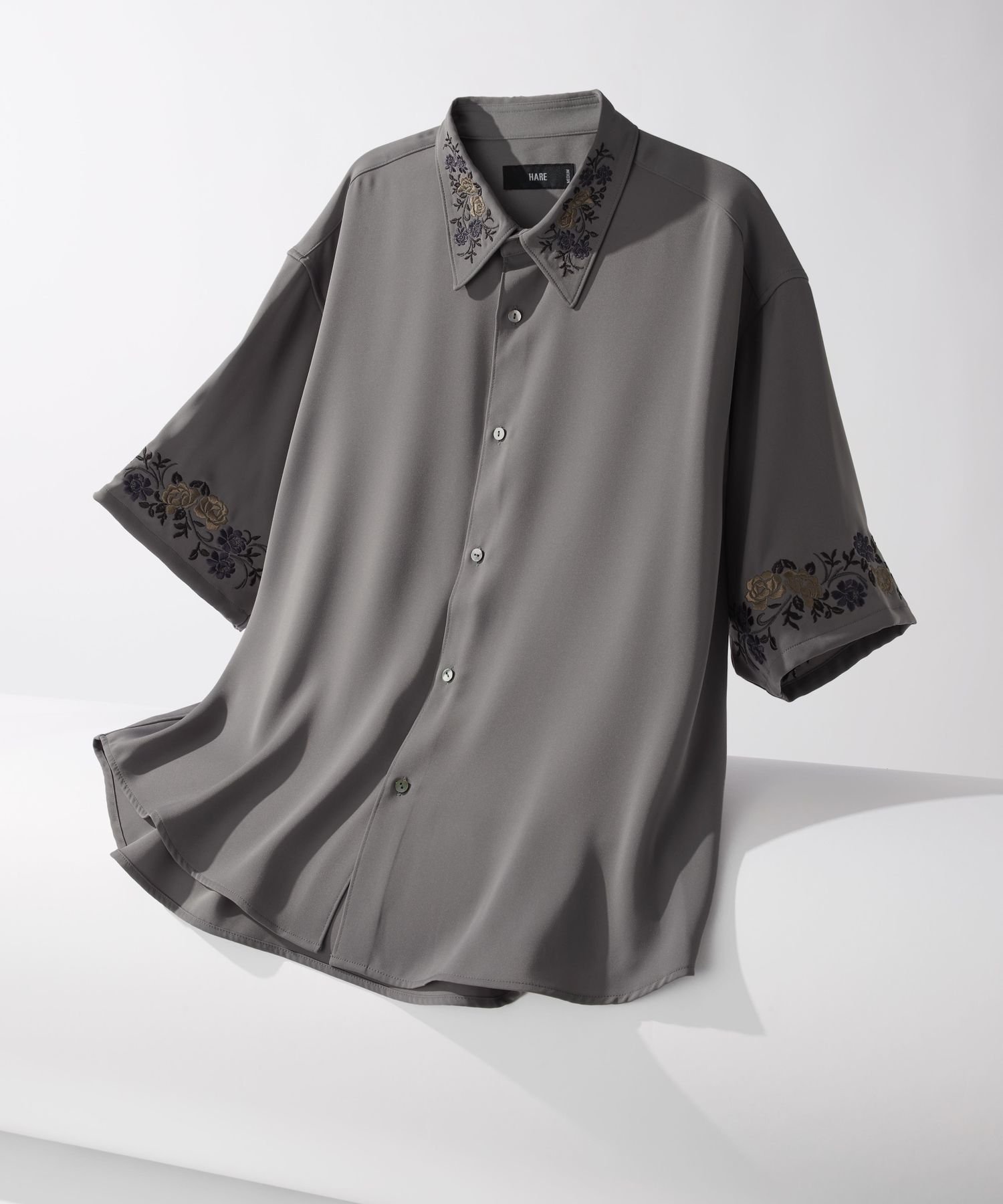 【ハレ/HARE】の【イージーケア UNISEX】TOROMIシシュウシャツSS インテリア・キッズ・メンズ・レディースファッション・服の通販 founy(ファニー) 　ファッション　Fashion　レディースファッション　Ladies' Fashion Online　トップス・カットソー　Tops/Tshirt　シャツ/ブラウス　Shirts/Blouses　ユニセックス　Unisex　セットアップ　Set Up　リラックス　Relax　ルーズ　Loose　エレガント 上品　Elegant　半袖　Short Sleeve　グレー12|ID: prp329100004543873 ipo3291000000032676720