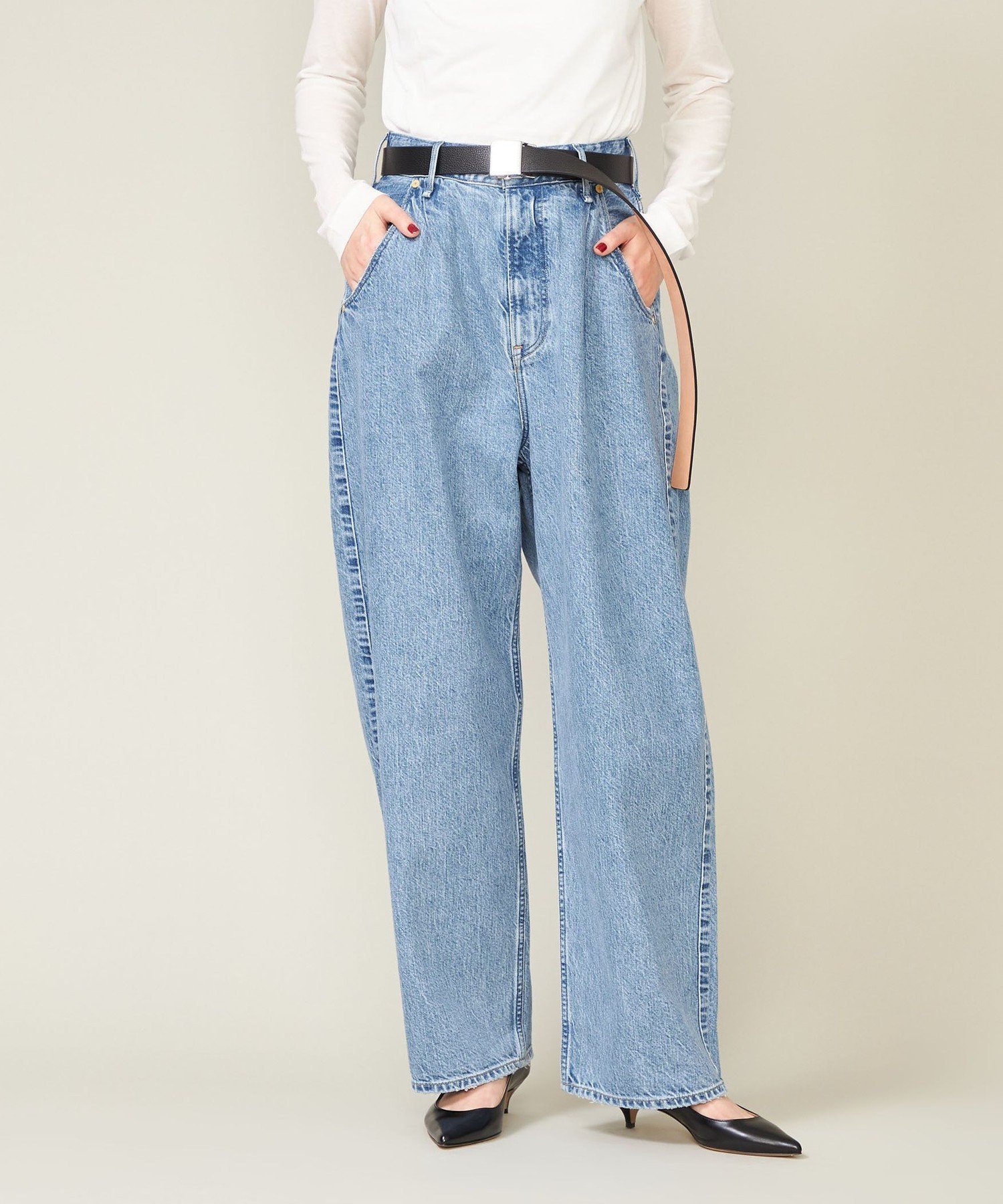 【ユナイテッドアローズ/UNITED ARROWS】の【別注】 upper hights for conte タックデニムパンツ UN インテリア・キッズ・メンズ・レディースファッション・服の通販 founy(ファニー) 　ファッション　Fashion　レディースファッション　Ladies' Fashion Online　パンツ　Pants　デニムパンツ　Denim Pants　シルバー　Silver　フィット　Fit　ポケット　Pocket　別注　Special Order　LT.BLUE|ID: prp329100004543878 ipo3291000000032628588