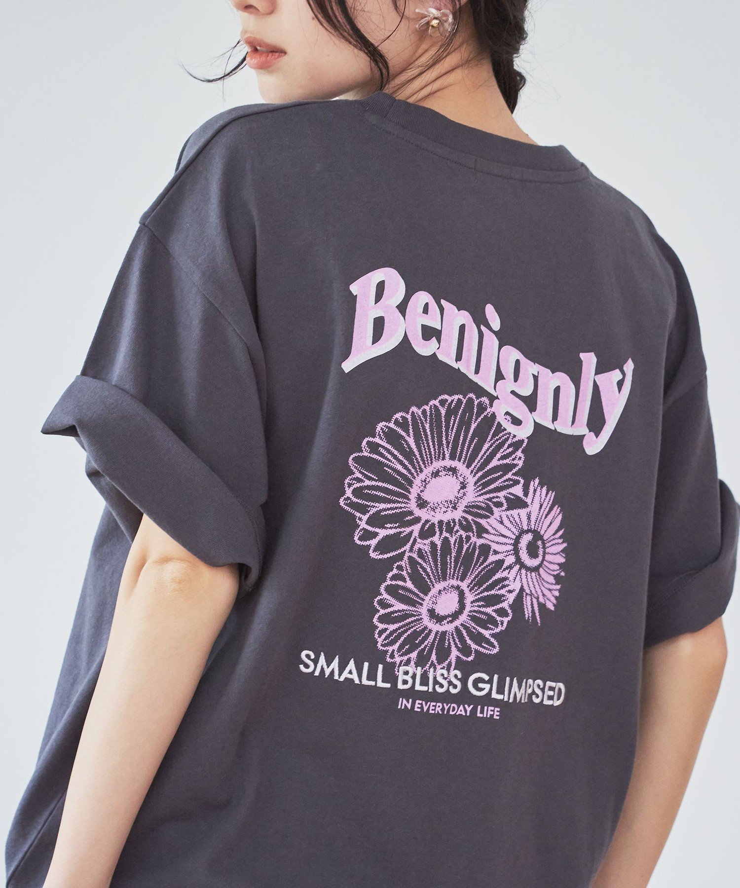 【コーエン/COEN】のフラワーモチーフバックプリントTシャツ 人気、トレンドファッション・服の通販 founy(ファニー) 　ファッション　Fashion　レディースファッション　Fashion for Women　トップス・カットソー　Cut & Sew Tops　シャツ・ブラウス・オフィスカジュアル　Elegant Blouses & Button-Ups　ロングTシャツ・Tシャツ　Longline T-Shirts & Tees　花柄・フラワープリント・モチーフ　Floral Prints & Motifs / Flower Pattern Tops　バッグ　Bags　プリント　Print, Printed Pattern　ワンポイント　One Point, Statement Accent　人気　Popular, Best Seller　 other-1|ID: prp329100004544913 ipo3291000000033565907