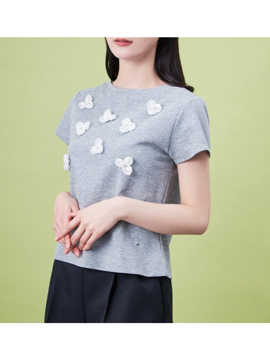 【セルフォード/CELFORD】のフラワーモチーフTシャツ インテリア・キッズ・メンズ・レディースファッション・服の通販 founy(ファニー) 　ファッション　Fashion　レディースファッション　Fashion for Women　トップス・カットソー　Cut & Sew Tops　シャツ・ブラウス・オフィスカジュアル　Elegant Blouses & Button-Ups　ロングTシャツ・Tシャツ　Longline T-Shirts & Tees　花柄・フラワープリント・モチーフ　Floral Prints & Motifs / Flower Pattern Tops　おすすめ　Recommended / Our Picks　オーガンジー　Organza Fabric　コンパクト　Compact, Small Size　シンプル　Simple, Minimal　デコルテ　Décolleté, Neckline　デニム　Denim, Jeans Material　ビジュー　Bijou, Jewel-like Accent　フェミニン　Feminine, Girly　フラワー　Flower, Floral　モチーフ　Motif, Design Theme　エレガント 上品　Elegant　LGRY[005]|ID: prp329100004545047 ipo3291000000033041314