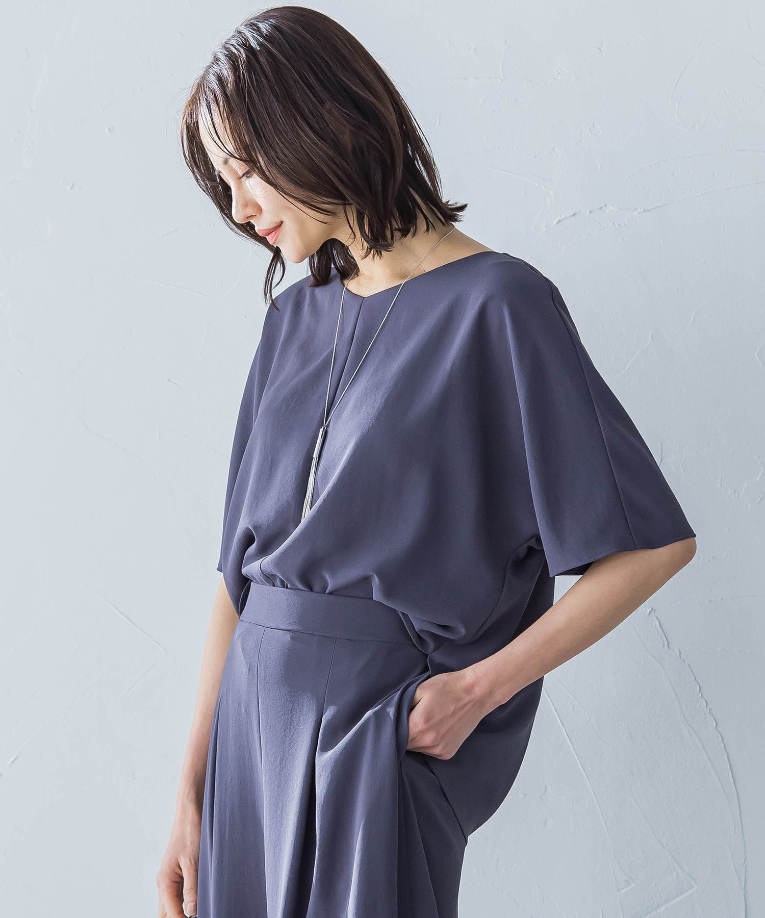 【ロートレ アモン/LAUTRE AMONT】のキレイ*リラックス ハーフスリーブブラウス≪洗濯機で洗える≫ インテリア・キッズ・メンズ・レディースファッション・服の通販 founy(ファニー) 　ファッション　Fashion　レディースファッション　Ladies' Fashion Online　トップス・カットソー　Tops/Tshirt　シャツ/ブラウス　Shirts/Blouses　ドレープ　Drape　リラックス　Relax　エレガント 上品　Elegant　人気　Popularity　吸水　Water Absorption　夏　Summer　洗える　Washable　チャコールグレー|ID: prp329100004545225 ipo3291000000032611685