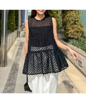 【ノーリーズ/NOLLEY'S】の【PR阿部 別注】ドットポンポン2WAYノースリーブブラウス 人気、トレンドファッション・服の通販 founy(ファニー) ファッション Fashion レディースファッション Ladies' Fashion Online トップス・カットソー Tops/Tshirt キャミソール / ノースリーブ No Sleeves シャツ/ブラウス Shirts/Blouses 2025年 2025 2025春夏・S/S Ss,Spring/Summer,2025 シアー Sheer デニム Denim ドット Dot ノースリーブ No Sleeve ポンポン Pom Pom リボン Ribbon 別注 Special Order 夏 Summer |ID:prp329100004545232