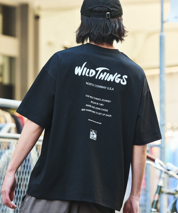 【その他のブランド/Other】のWILD THINGS×FREAK S STORE ワイルドシングス 別注 ビッグシルエット ロゴバックプリント クルーネック Tシャツ 【限定展開】 25SS インテリア・キッズ・メンズ・レディースファッション・服の通販 founy(ファニー) 　ファッション　Fashion　メンズファッション　MEN　アウトドア　Outdoor　インナー　Inner　カーゴパンツ　Cargo Pants　シンプル　Simple　スラックス　Slacks　デニム　Denim　トレンド　Trend　定番　Standard　人気　Popularity　ビッグ　Big　フレア　Flare　フロント　Front　プリント　Print　別注　Special Order　ワイド　Wide　ワンポイント　One Point　S/S・春夏　Ss・Spring/Summer　おすすめ　Recommend　夏　Summer　2025年　2025　2025春夏・S/S　Ss,Spring/Summer,2025　ブラック|ID: prp329100004545390 ipo3291000000032117390