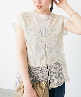 【ルクールブラン/le.coeur blanc】の《Oggi専属モデル 飯豊まりえさん着用》TORRAZZO DONNAメッシュレースベスト 人気、トレンドファッション・服の通販 founy(ファニー) ファッション Fashion レディースファッション Ladies' Fashion Online アウター Coat Outerwear トップス・カットソー Tops/Tshirt ベスト/ジレ Gilets/Vests おすすめ Recommend カットソー Cut And Sew スカラップ Scalloped スタイリッシュ Stylish ノースリーブ No Sleeve ビンテージ Vintage ベスト Vest モダン Modern レース Race 夏 Summer |ID:prp329100004545404