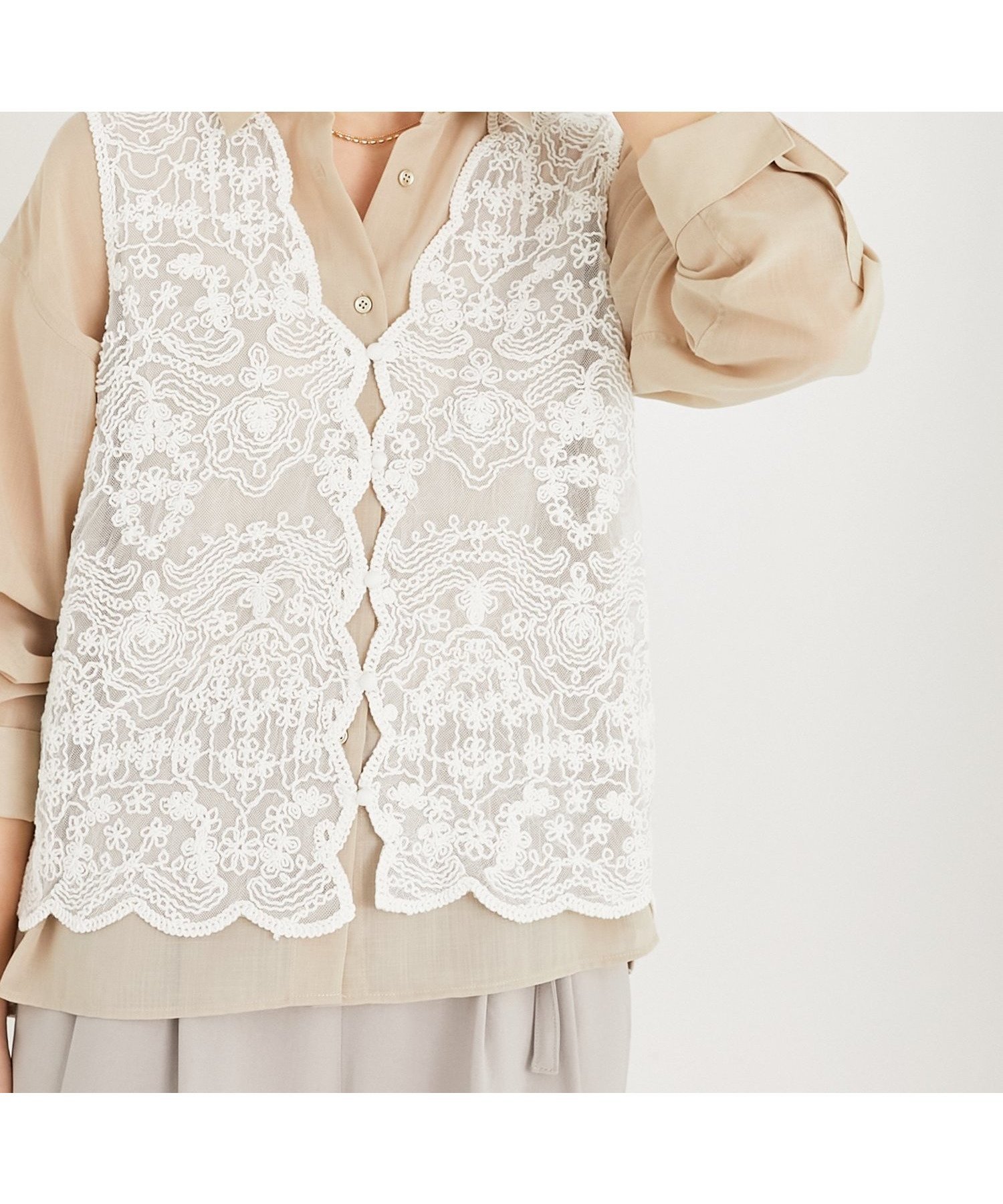 【ルクールブラン/le.coeur blanc】の《手洗い可能》TORRAZZO DONNAメッシュレースベスト インテリア・キッズ・メンズ・レディースファッション・服の通販 founy(ファニー) 　ファッション　Fashion　レディースファッション　Fashion for Women　アウター　Coat / Outerwear Collection　トップス・カットソー　Cut & Sew Tops　ベスト&ジレ / 重ね着スタイル　Vests & Gilets　おすすめ　Recommended / Our Picks　カットソー　Cut and Sewn Top　スカラップ　Scallop, Scalloped Edge　スタイリッシュ　Stylish, Fashionable　ノースリーブ　Sleeveless, No-Sleeve　ビンテージ　Vintage, Retro Style　ベスト　Vest, Waistcoat　モダン　Modern, Contemporary　レース　Lace, Lace Fabric　夏　Summer　ホワイト|ID: prp329100004545404 ipo3291000000033496557