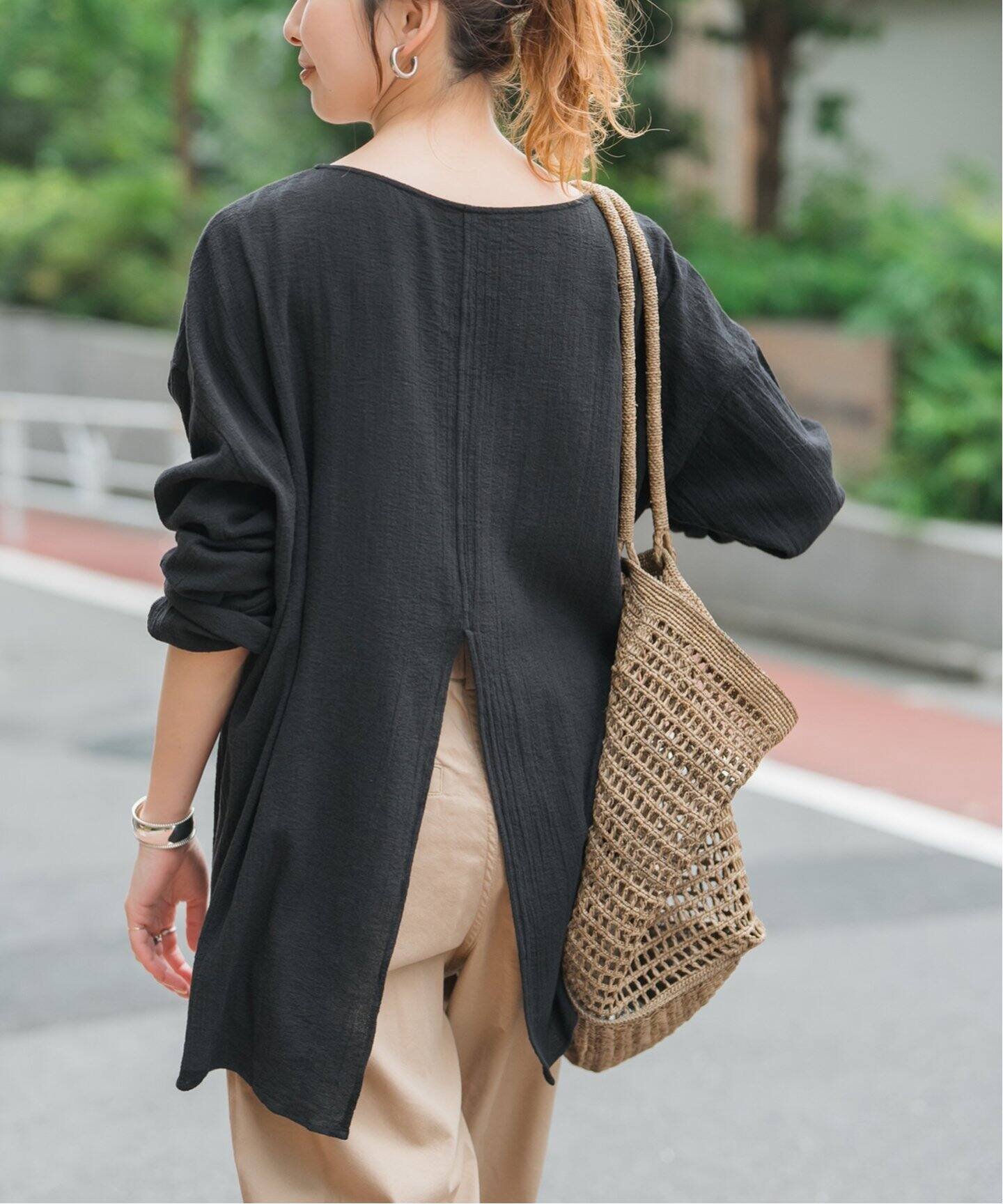 【スピック&スパン/Spick & Span】のコットンクレープルーズプルオーバー インテリア・キッズ・メンズ・レディースファッション・服の通販 founy(ファニー) 　ファッション　Fashion　レディースファッション　Ladies' Fashion Online　トップス・カットソー　Tops/Tshirt　プルオーバー　Pullover　インド　India　インナー　Inner　カットソー　Cut And Sew　シアー　Sheer　スリット　Slit　ブラック|ID: prp329100004545517 ipo3291000000032652020