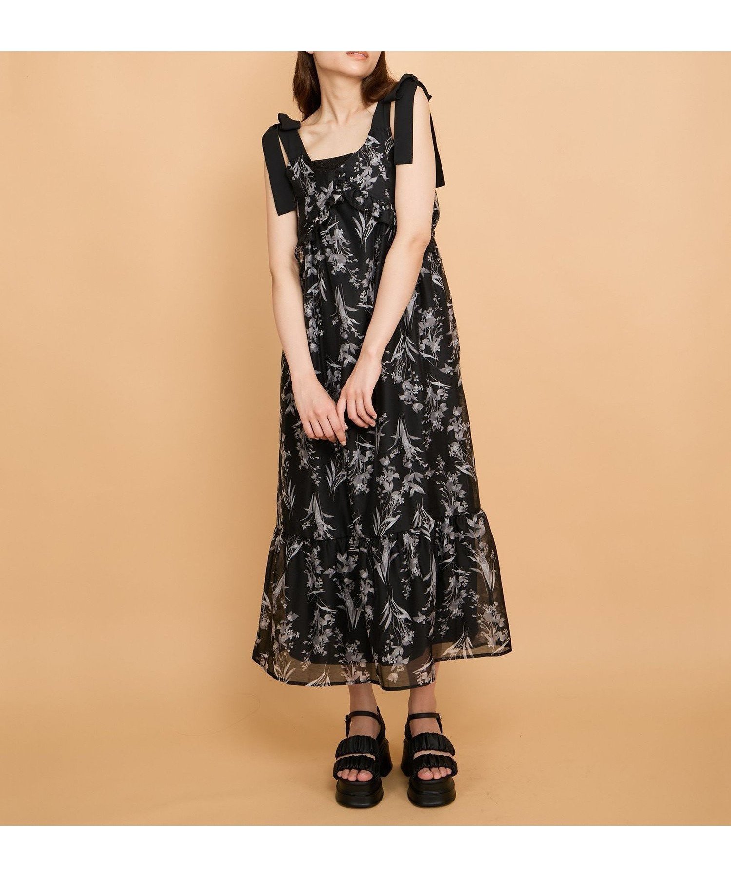 【クイーンズ コート/QUEENS COURT】のフラワー柄リボンショルダーワンピース≪手洗い可能≫ インテリア・キッズ・メンズ・レディースファッション・服の通販 founy(ファニー) 　ファッション　Fashion　レディースファッション　Fashion for Women　ワンピース　Dresses　フラワー　Flower, Floral　フリル　Frill, Ruffle　プリント　Print, Printed Pattern　ポケット　Pocket, Pocket Detail　夏　Summer　ブラック系その他|ID: prp329100004545553 ipo3291000000033014495