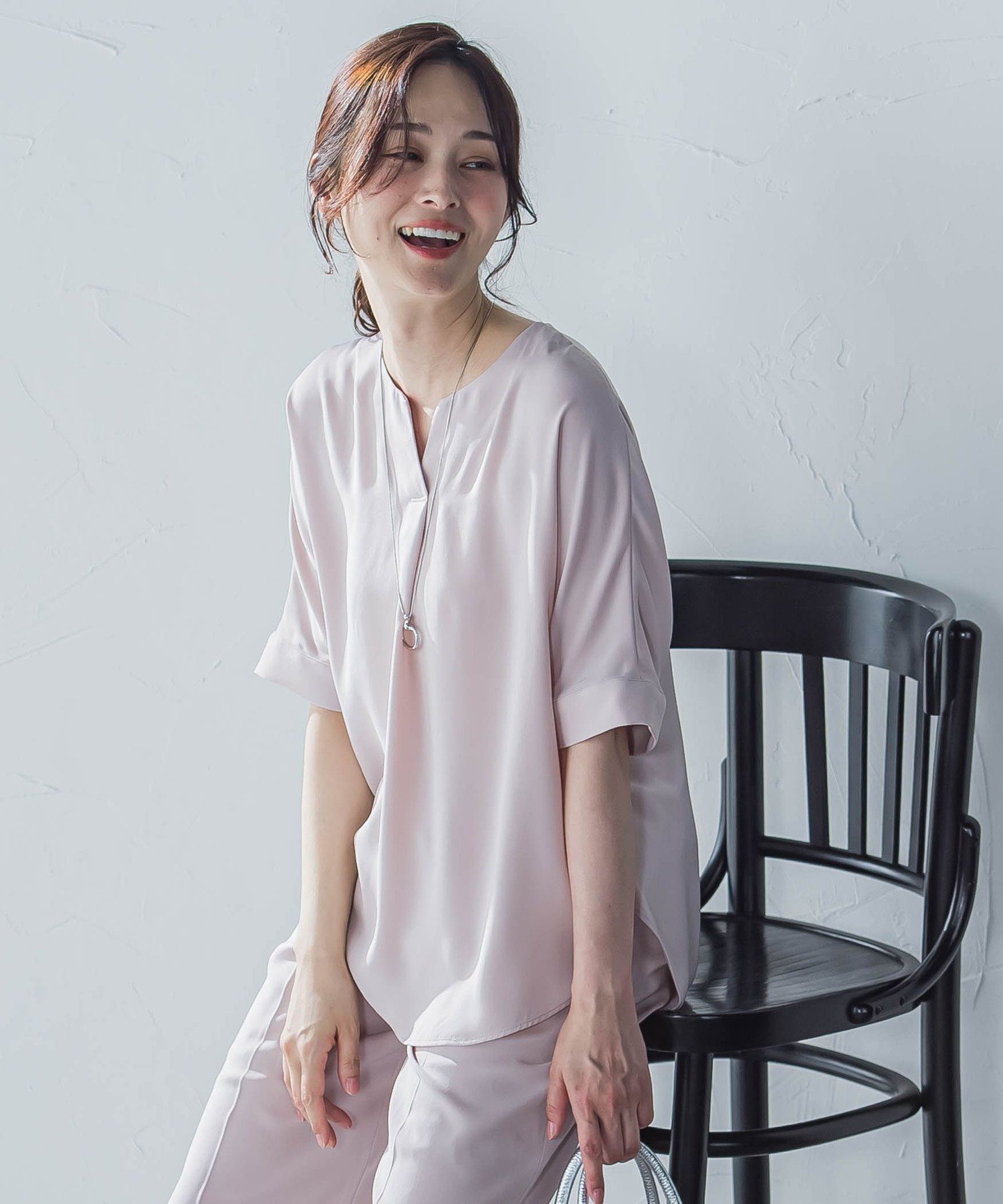 【ロートレ アモン/LAUTRE AMONT】の【WEB限定】サテンフィールキーネックブラウス≪セットアップ対応/洗濯機で洗える≫ 人気、トレンドファッション・服の通販 founy(ファニー) 　ファッション　Fashion　レディースファッション　Ladies' Fashion Online　トップス・カットソー　Tops/Tshirt　シャツ/ブラウス　Shirts/Blouses　とろみ　Thickness　サテン　Satin　セットアップ　Set Up　エレガント 上品　Elegant　洗える　Washable　ビジネス 仕事 通勤　Business　 other-1|ID: prp329100004545559 ipo3291000000032659450