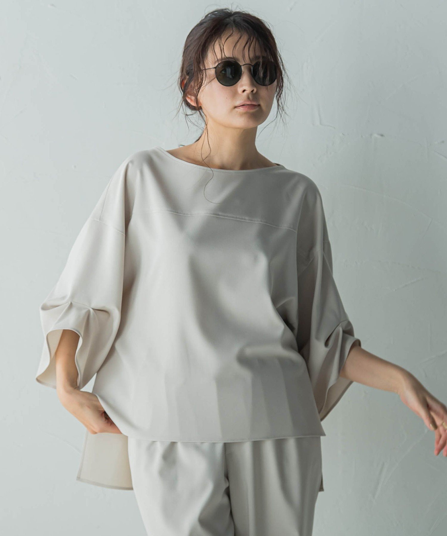 【メイソングレイ/MAYSON GREY】のタックワイドスリーブボートネックブラウス≪洗濯機で洗える≫ インテリア・キッズ・メンズ・レディースファッション・服の通販 founy(ファニー) 　ファッション　Fashion　レディースファッション　WOMEN　トップス・カットソー　Tops/Tshirt　シャツ/ブラウス　Shirts/Blouses　洗える　Washable　カーゴパンツ　Cargo Pants　ストレッチ　Stretch　スリーブ　Sleeve　セットアップ　Set Up　デニム　Denim　ボーダー　Border　ワイド　Wide　ベージュ|ID: prp329100004545814 ipo3291000000032277725