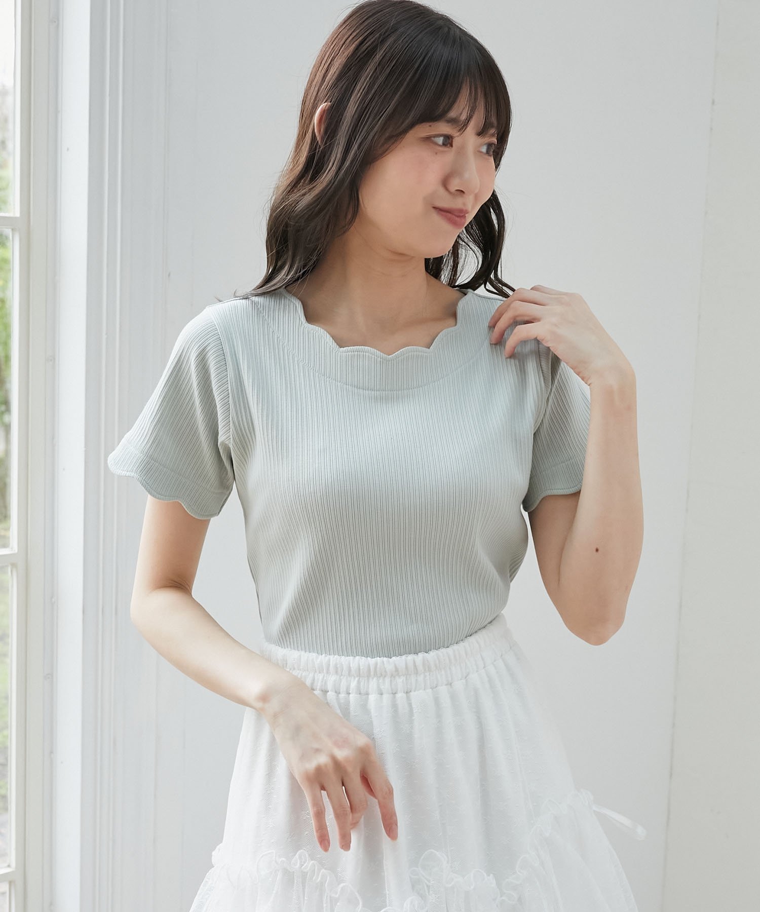 【マジェスティック レゴン/MAJESTIC LEGON】のスカラップデザイントップス インテリア・キッズ・メンズ・レディースファッション・服の通販 founy(ファニー) 　ファッション　Fashion　レディースファッション　Fashion for Women　トップス・カットソー　Cut & Sew Tops　おすすめ　Recommended / Our Picks　インナー　Innerwear　キャミワンピース　Cami Dress, Slip Dress　スカラップ　Scallop, Scalloped Edge　ダウン　Down, Puffer　デコルテ　Décolleté, Neckline　デニム　Denim, Jeans Material　ビスチェ　Bustier, Corset Top　フィット　Fit, Slim Fit　フェミニン　Feminine, Girly　ボトム　Bottoms, Lower Wear　再入荷　Restock / Back in Stock　L/グリーン|ID: prp329100004545817 ipo3291000000033833661