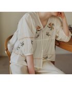 【アフタヌーンティー リビング/Afternoon Tea LIVING】の刺繍Vネックブラウス/MAISON SAJOU 人気、トレンドファッション・服の通販 founy(ファニー) ファッション Fashion レディースファッション WOMEN トップス・カットソー Tops/Tshirt シャツ/ブラウス Shirts/Blouses Vネック V-Neck ギャザー Gather チェック Check デニム Denim 人気 Popularity フランス France thumbnail オフホワイト|ID: prp329100004546077 ipo3291000000032327116