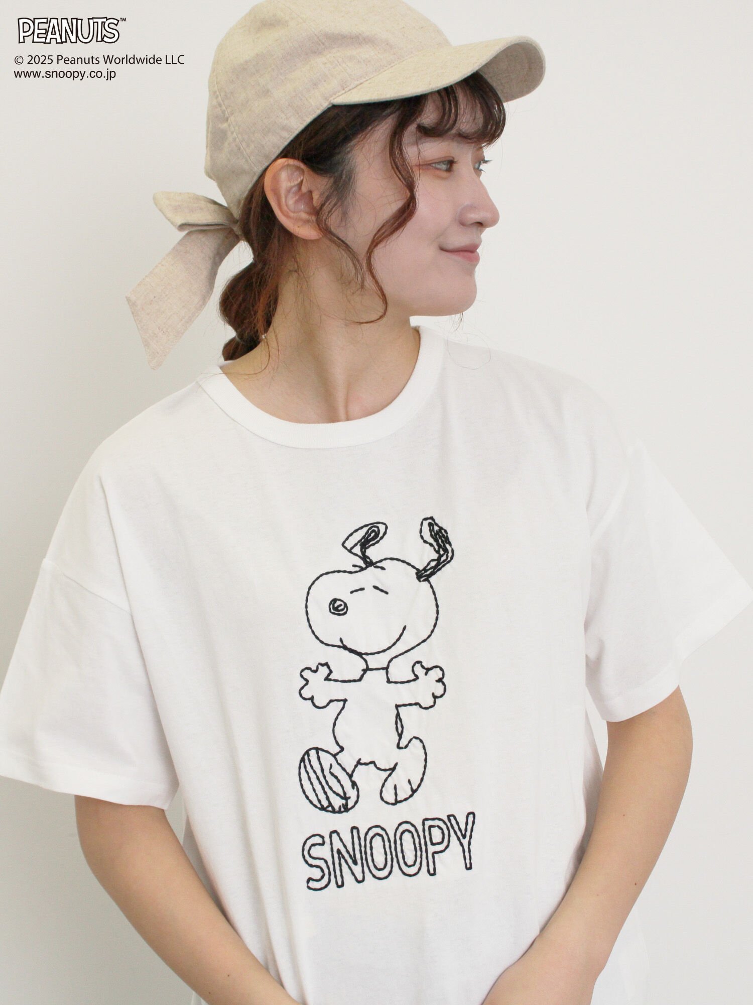 【サマンサモスモス/Samansa Mos2】の【PEANUTS*Samansa Mos2】ぽこぽこ刺繍Tee インテリア・キッズ・メンズ・レディースファッション・服の通販 founy(ファニー) 　ファッション　Fashion　レディースファッション　Fashion for Women　キャラクター　Character, Licensed Characters　シンプル　Simple, Minimal　バランス　Balance, Style Balance　ベーシック　Basic, Essential　オフホワイト|ID: prp329100004546117 ipo3291000000033545319