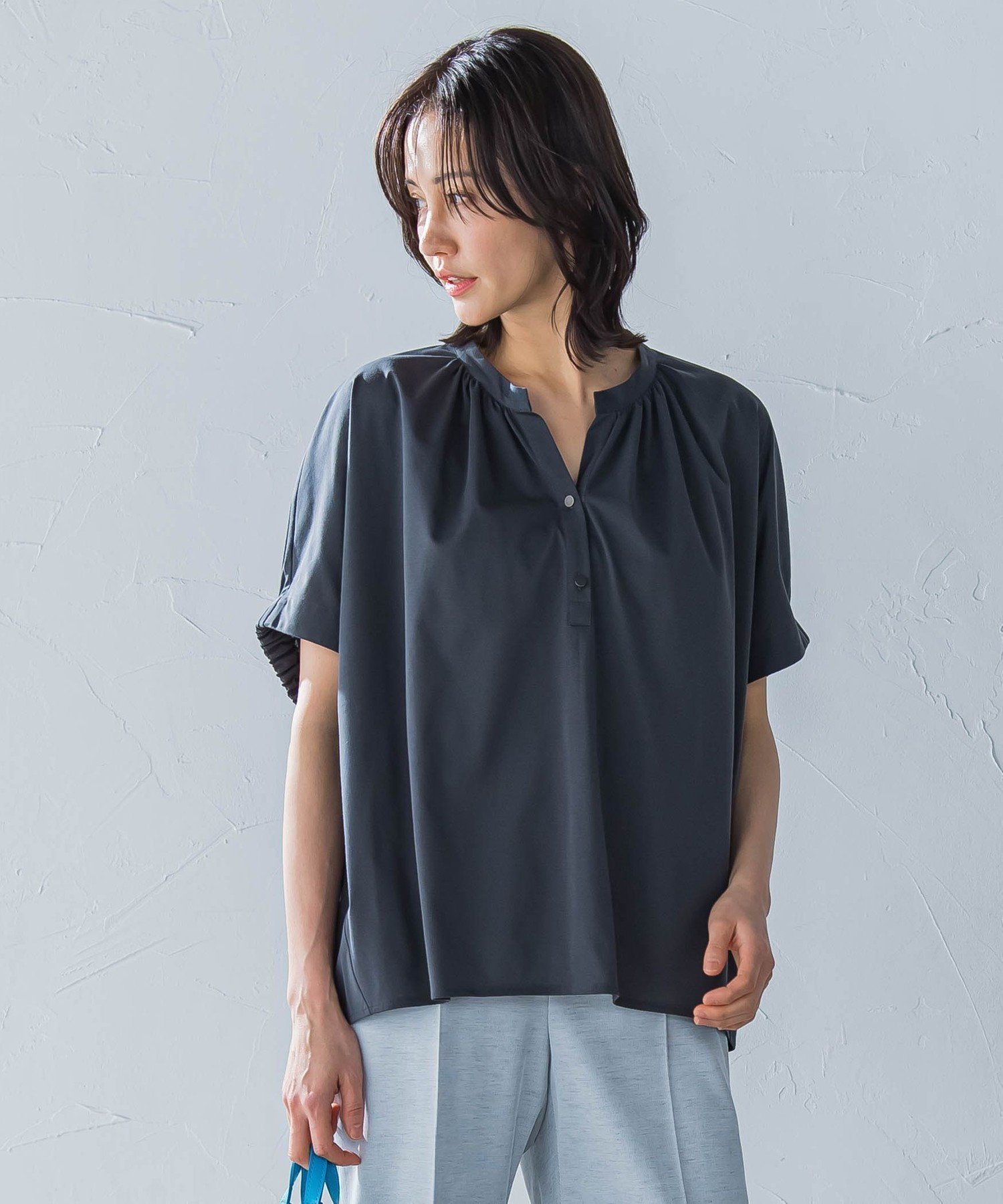 【ロートレ アモン/LAUTRE AMONT】のライクアウーヴンスキッパーカットソー≪洗濯機で洗える≫ インテリア・キッズ・メンズ・レディースファッション・服の通販 founy(ファニー) 　ファッション　Fashion　レディースファッション　Ladies' Fashion Online　トップス・カットソー　Tops/Tshirt　パーカ　Sweats　カットソー　Cut and Sewn　洗える　Washable　ギャザー　Gather　ジャージ　Jersey　トレンド　Trend　定番　Standard　フロント　Front　ボトム　Bottom　ワイド　Wide　おすすめ　Recommend　チャコールグレー|ID: prp329100004546242 ipo3291000000032670134