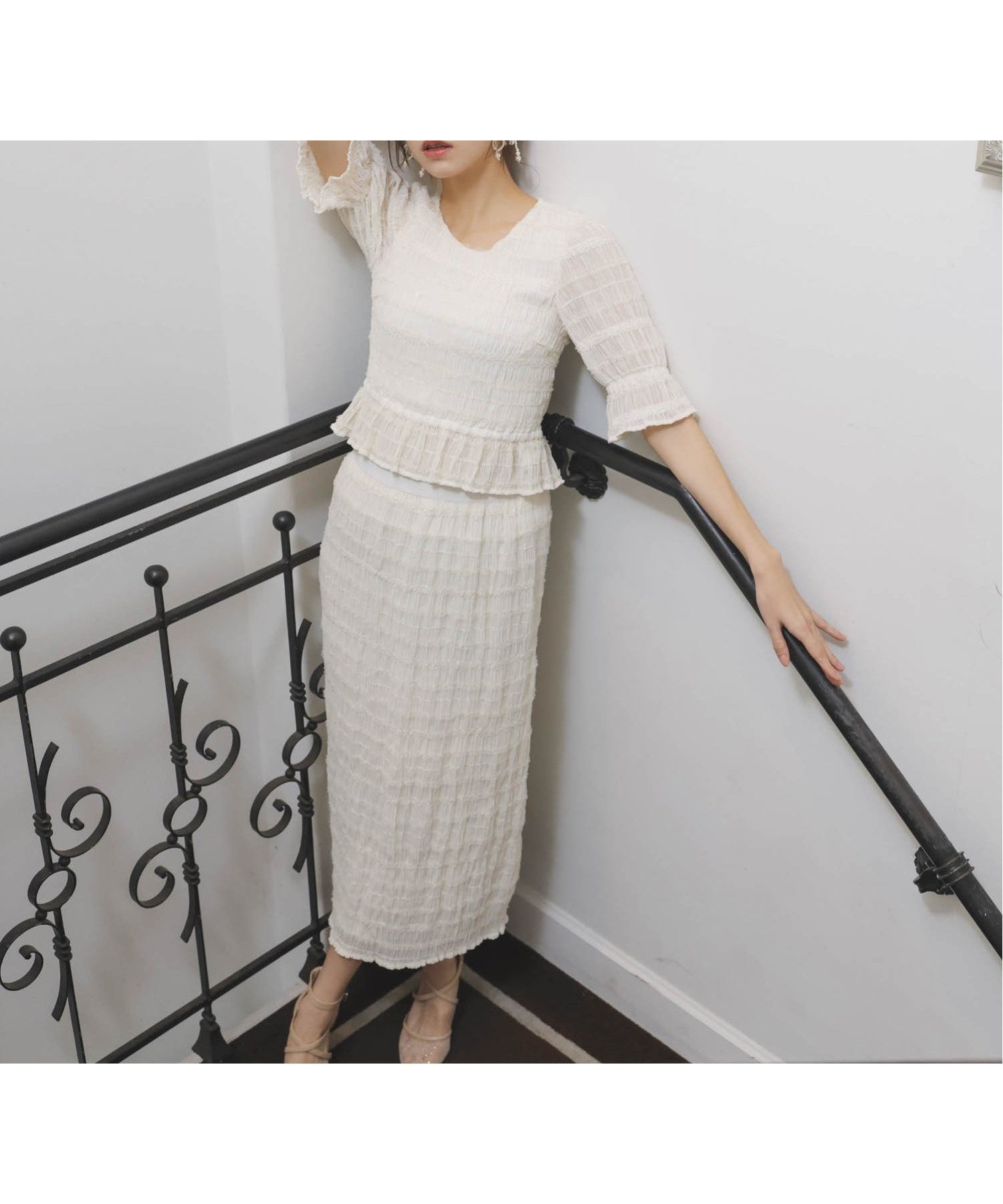【ノエラ/Noela】のシャーリングスカート インテリア・キッズ・メンズ・レディースファッション・服の通販 founy(ファニー) 　ファッション　Fashion　レディースファッション　WOMEN　スカート　Skirt　おすすめ　Recommend　シャーリング　Shirring　スパンコール　Sequins　セットアップ　Set Up　トレンド　Trend　ポケット　Pocket　今季　This Season　オフホワイト|ID: prp329100004546316 ipo3291000000032367010