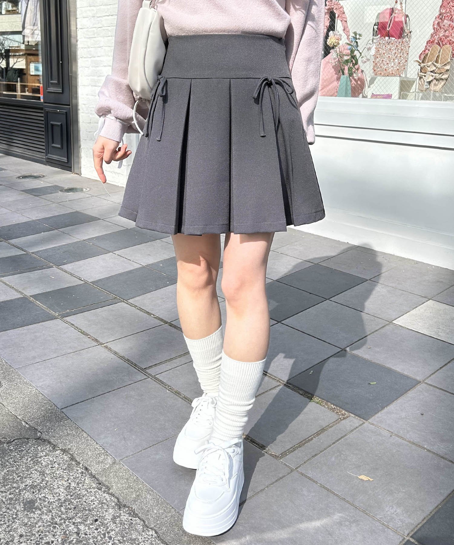 【イング/INGNI】のINGNI/リボンボックスプリーツスカパン インテリア・キッズ・メンズ・レディースファッション・服の通販 founy(ファニー) 　ファッション　Fashion　レディースファッション　WOMEN　ガーリー　Girly　サイドジップ　Side Zip　スマホ　Smartphone　フィット　Fit　フロント　Front　リボン　Ribbon　グレー/A|ID: prp329100004546407 ipo3291000000032123470