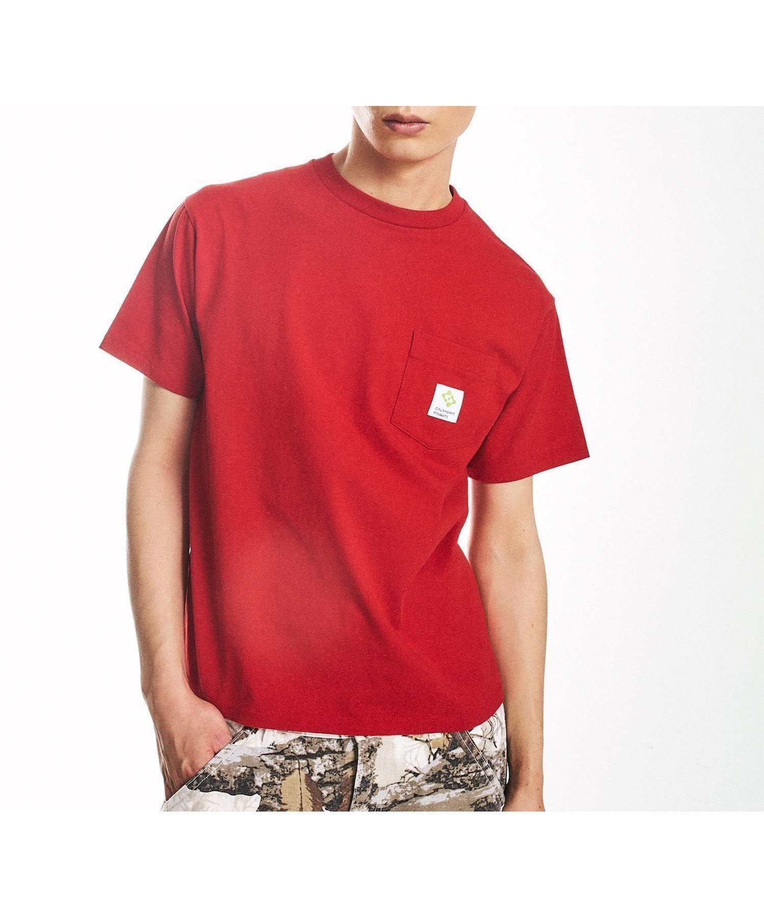 【シップス フォー ウィメン/SHIPS】のCity Ambient Products スクエアロゴ ポケット Tシャツ インテリア・キッズ・メンズ・レディースファッション・服の通販 founy(ファニー) 　ファッション　Fashion　レディースファッション　Fashion for Women　トップス・カットソー　Cut & Sew Tops　シャツ・ブラウス・オフィスカジュアル　Elegant Blouses & Button-Ups　ロングTシャツ・Tシャツ　Longline T-Shirts & Tees　シンプル　Simple, Minimal　スクエア　Square, Square Shape　スタンダード　Standard, Basic　ベーシック　Basic, Essential　ポケット　Pocket, Pocket Detail　リラックス　Relax, Relaxed Fit　エレガント 上品　Elegant　レッド|ID: prp329100004546441 ipo3291000000033362949