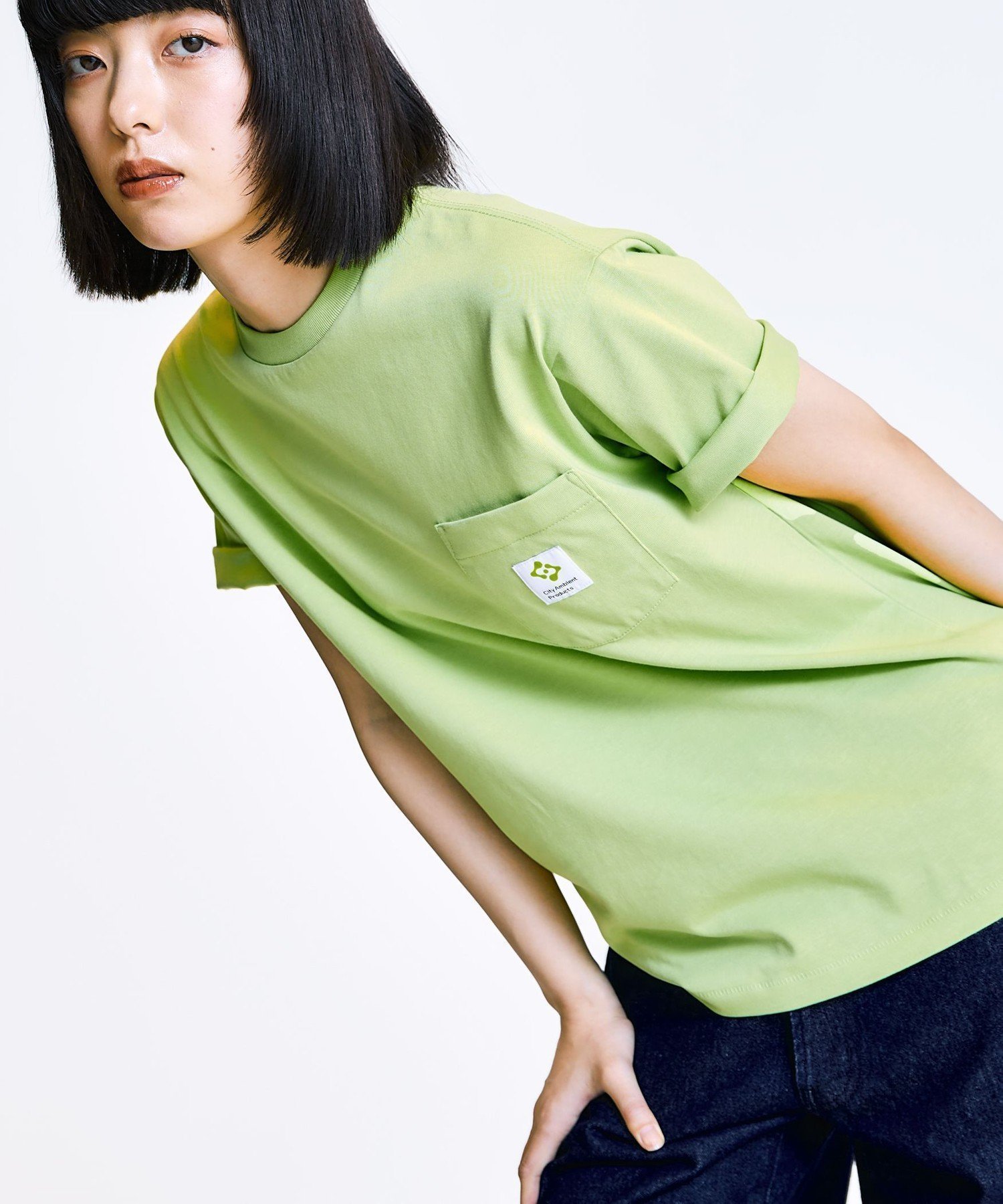 【シップス フォー ウィメン/SHIPS】のCity Ambient Products スクエアロゴ ポケット Tシャツ インテリア・キッズ・メンズ・レディースファッション・服の通販 founy(ファニー) 　ファッション　Fashion　レディースファッション　Fashion for Women　トップス・カットソー　Cut & Sew Tops　シャツ・ブラウス・オフィスカジュアル　Elegant Blouses & Button-Ups　ロングTシャツ・Tシャツ　Longline T-Shirts & Tees　シンプル　Simple, Minimal　スクエア　Square, Square Shape　スタンダード　Standard, Basic　ベーシック　Basic, Essential　ポケット　Pocket, Pocket Detail　リラックス　Relax, Relaxed Fit　エレガント 上品　Elegant　ライム|ID: prp329100004546441 ipo3291000000033362951