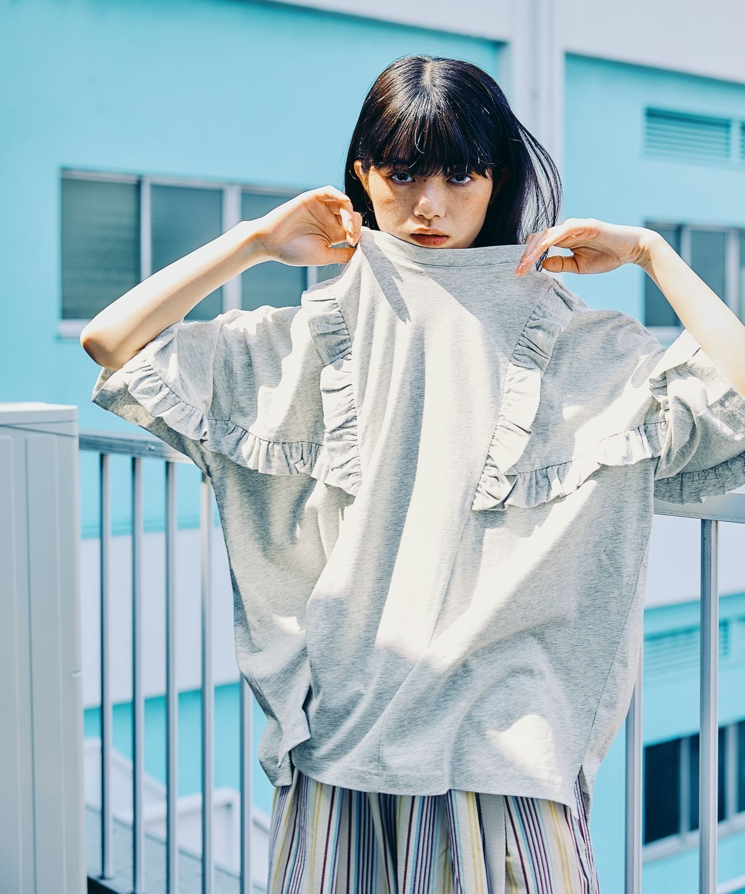 【ニコアンド/niko and】のMODE NORM CORE 2WAY天竺フリルプルオーバー インテリア・キッズ・メンズ・レディースファッション・服の通販 founy(ファニー) 　ファッション　Fashion　レディースファッション　WOMEN　トップス・カットソー　Tops/Tshirt　プルオーバー　Pullover　おすすめ　Recommend　カットソー　Cut And Sew　シンプル　Simple　デニム　Denim　フリル　Frills　半袖　Short Sleeve　ライトグレー|ID: prp329100004546720 ipo3291000000032305908