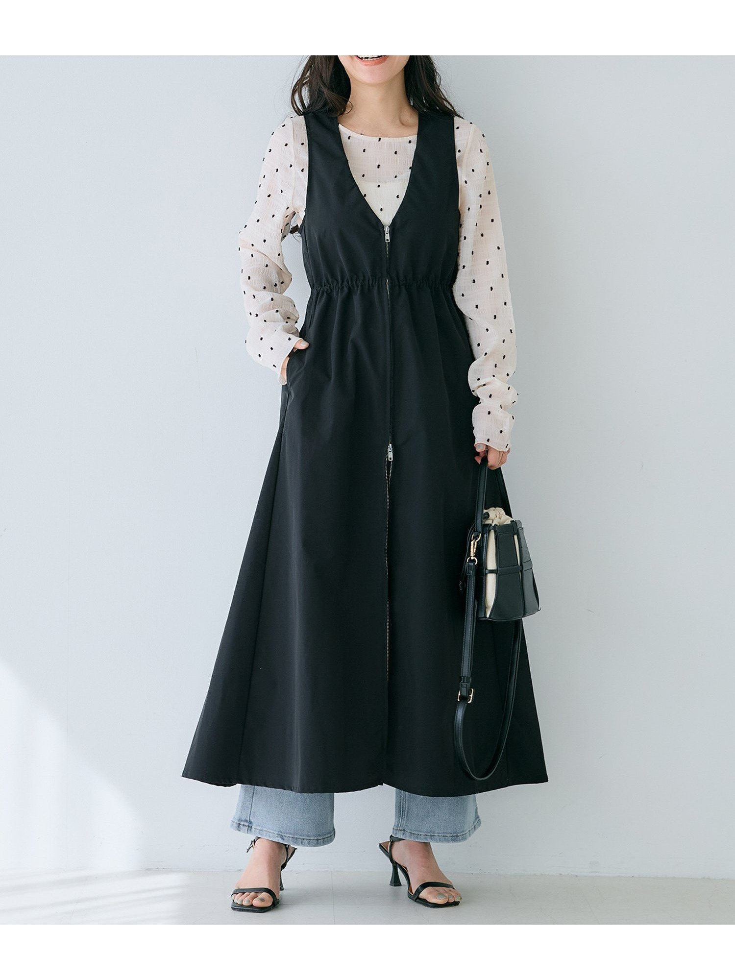 【コカ/COCA】のパリフワVネックジッパージャンバースカート インテリア・キッズ・メンズ・レディースファッション・服の通販 founy(ファニー) 　ファッション　Fashion　レディースファッション　Fashion for Women　スカート　Skirts　春　Spring　ジップ　Zip, Zipper　トレンド　Trend, Trending Now　ドット　Polka Dot, Dot Pattern　フロント　Front, Front Design　ポケット　Pocket, Pocket Detail　Black|ID: prp329100004546754 ipo3291000000032671074