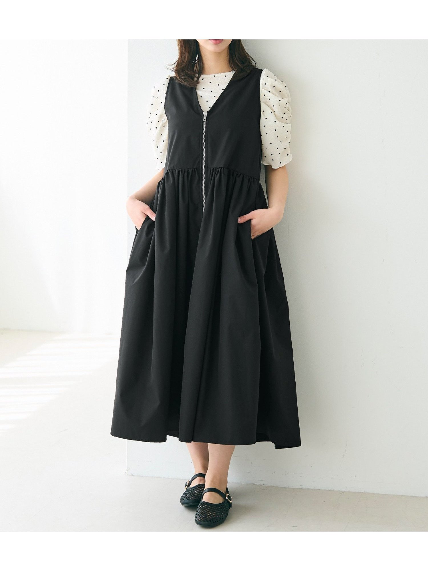 【コカ/COCA】のVネックジップアップドレス インテリア・キッズ・メンズ・レディースファッション・服の通販 founy(ファニー) 　ファッション　Fashion　レディースファッション　Ladies' Fashion Online　トップス・カットソー　Tops/Tshirt　Vネック　V-Neck　ワンピース　Dress　ドレス　Party Dresses　インナー　Inner　エレガント 上品　Elegant　シンプル　Simple　フレア　Flare　フロント　Front　ポケット　Pocket　Black|ID: prp329100004546858 ipo3291000000032625274