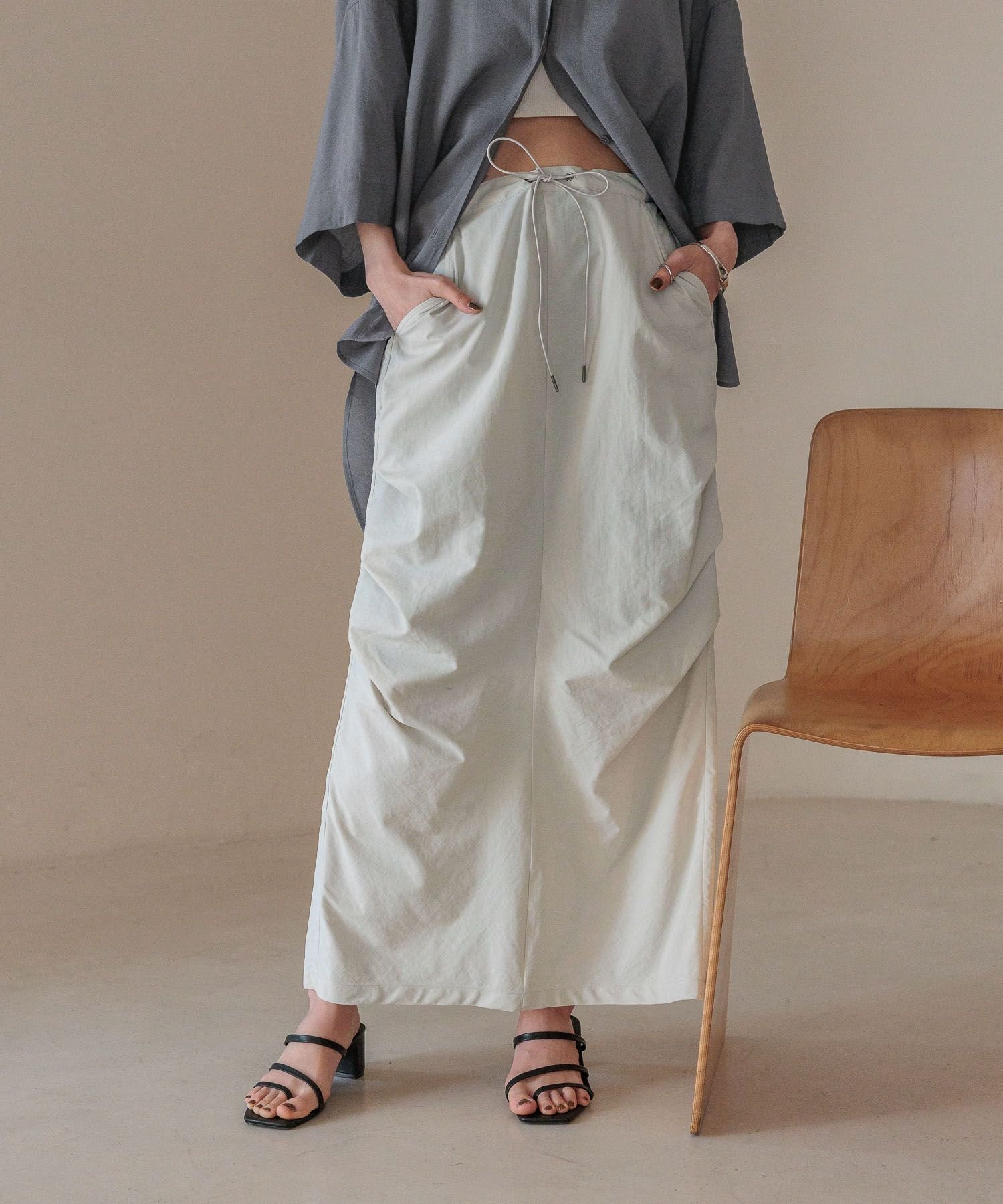【ローリーズファーム/LOWRYS FARM】のナイロンパラシュートスカート インテリア・キッズ・メンズ・レディースファッション・服の通販 founy(ファニー) 　ファッション　Fashion　レディースファッション　WOMEN　スカート　Skirt　おすすめ　Recommend　カットソー　Cut And Sew　コンパクト　Compact　シンプル　Simple　スポーツ　Sports　タイトスカート　Tight Skirt　フロント　Front　ワッシャー　Washer　グレー12|ID: prp329100004546895 ipo3291000000032129213