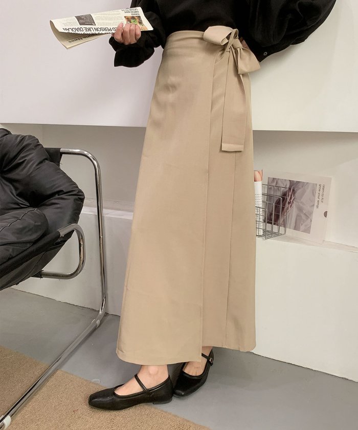 【アイモハ/aimoha】の【BANICO】ラップ風ロングスカート インテリア・キッズ・メンズ・レディースファッション・服の通販 founy(ファニー) https://founy.com/ ファッション Fashion レディースファッション Fashion for Women スカート Skirts ロングスカート Long Skirts / Maxi & Midi Skirts おすすめ Recommended / Our Picks エレガント 上品 Elegant シンプル Simple, Minimal ラップ Wrap, Wrap Design リボン Ribbon, Bow ロング Long, Long-Length ビジネス 仕事 通勤 Business / Work / Commuting |ID: prp329100004546903 ipo3291000000033209670