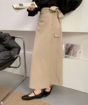 【アイモハ/aimoha】の【BANICO】ラップ風ロングスカート 人気、トレンドファッション・服の通販 founy(ファニー) ファッション Fashion レディースファッション Fashion for Women スカート Skirts ロングスカート Long Skirts / Maxi & Midi Skirts おすすめ Recommended / Our Picks エレガント 上品 Elegant シンプル Simple, Minimal ラップ Wrap, Wrap Design リボン Ribbon, Bow ロング Long, Long-Length ビジネス 仕事 通勤 Business / Work / Commuting |ID:prp329100004546903